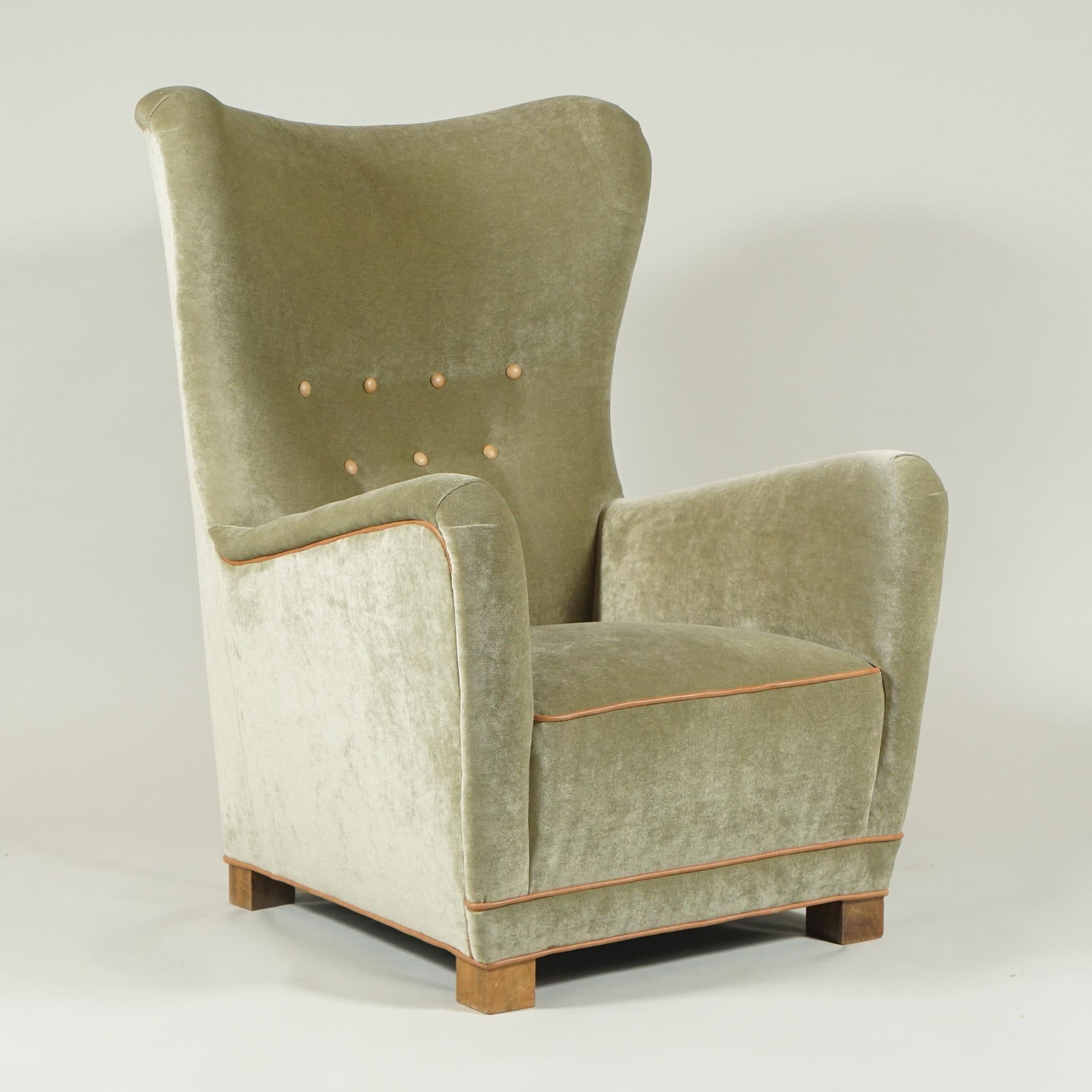 Danish Pair of Green Armchairs by Fritz Hansen