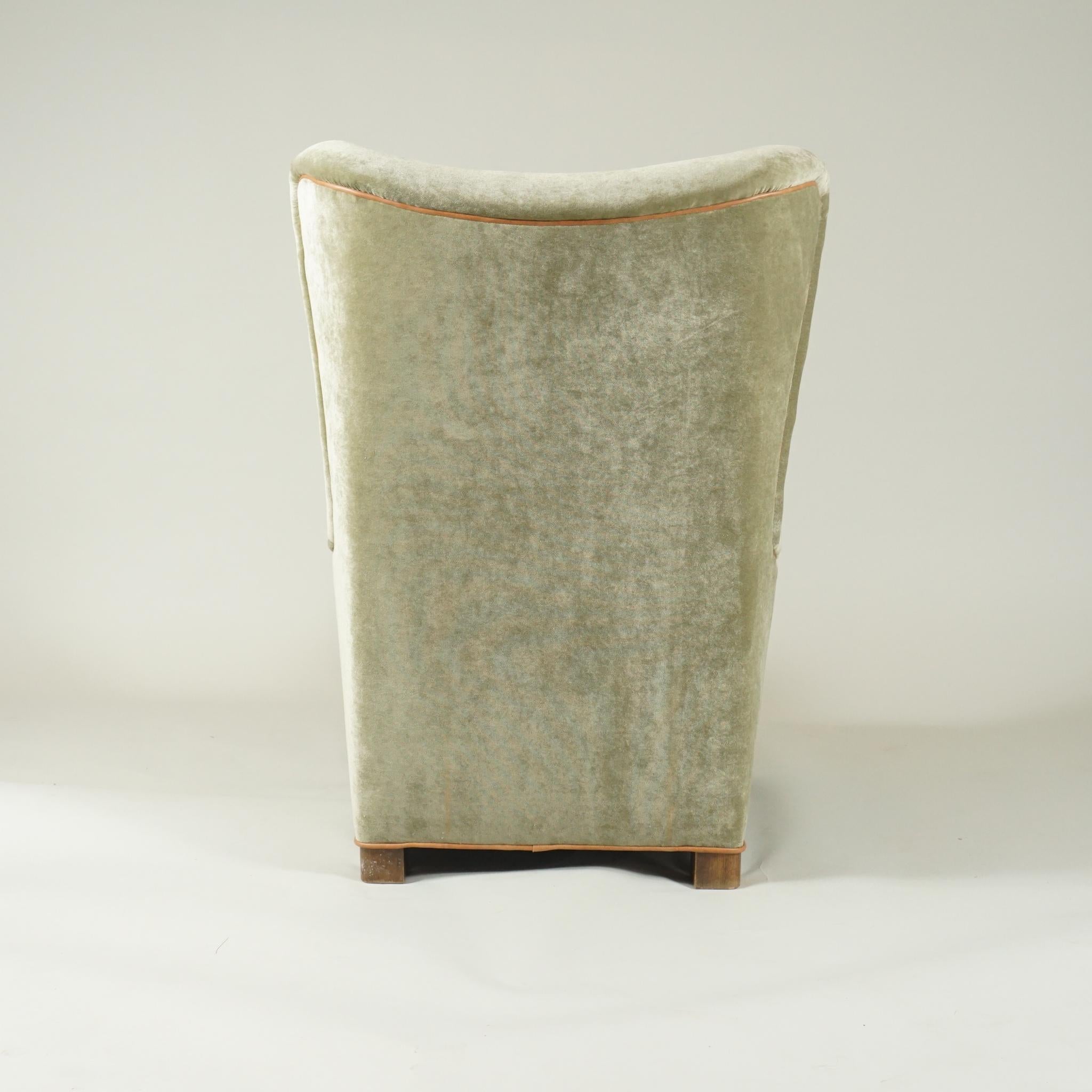 Sculpté à la main Paire de fauteuils verts de Fritz Hansen