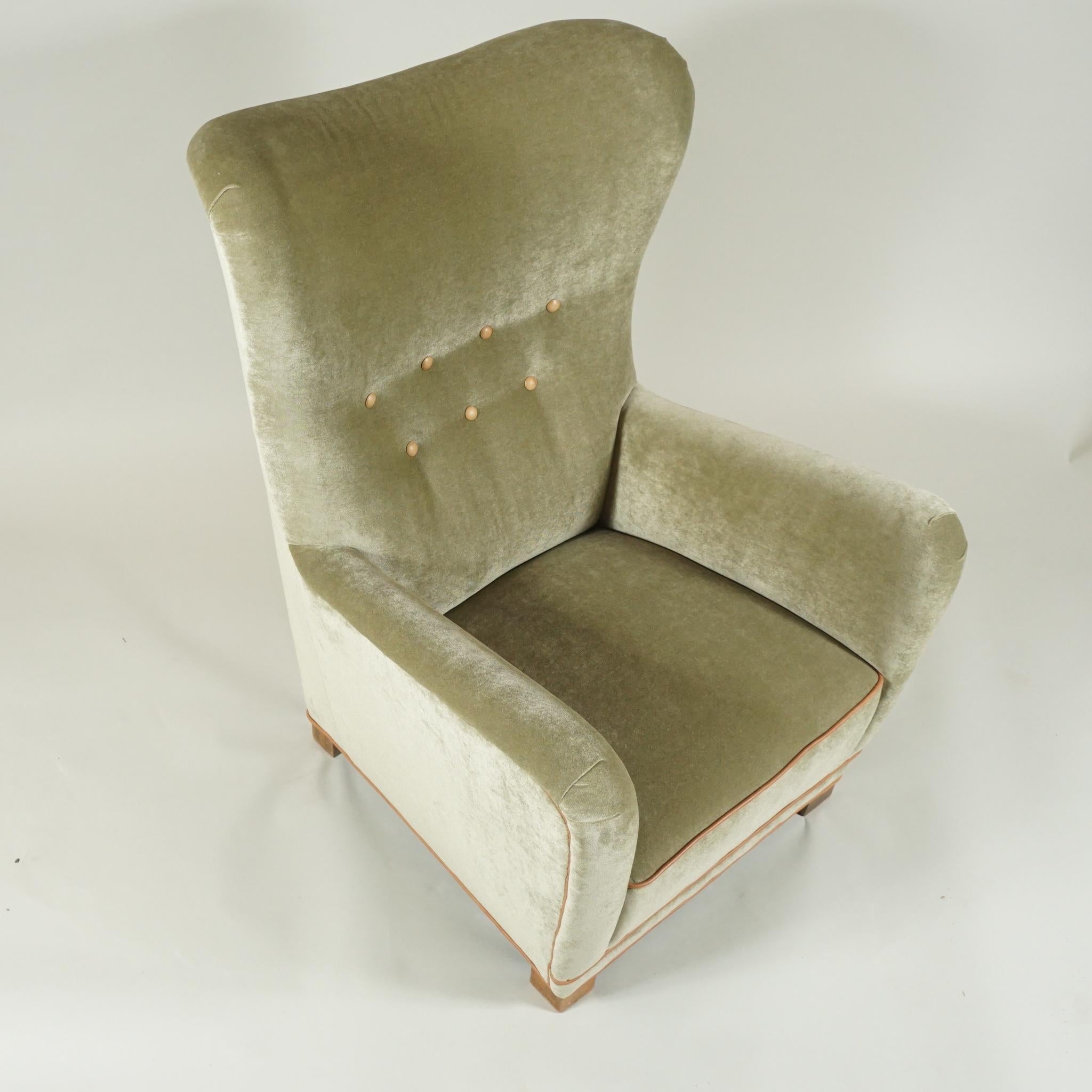 Mid-20th Century Pair of Green Armchairs by Fritz Hansen