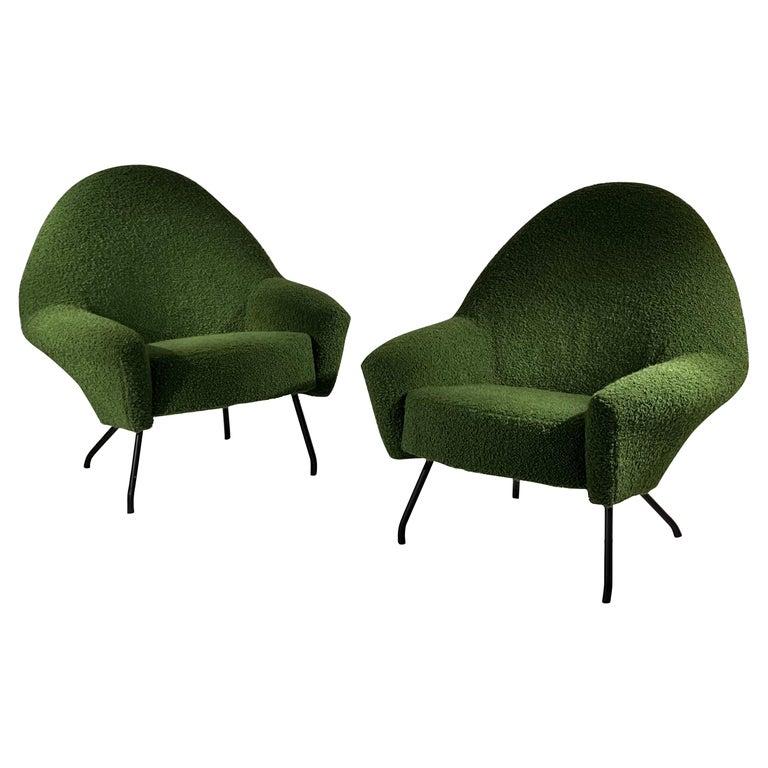 Pair of Green Armchairs by Joseph-Andre Motte In Good Condition For Sale In Saint-Ouen, FR