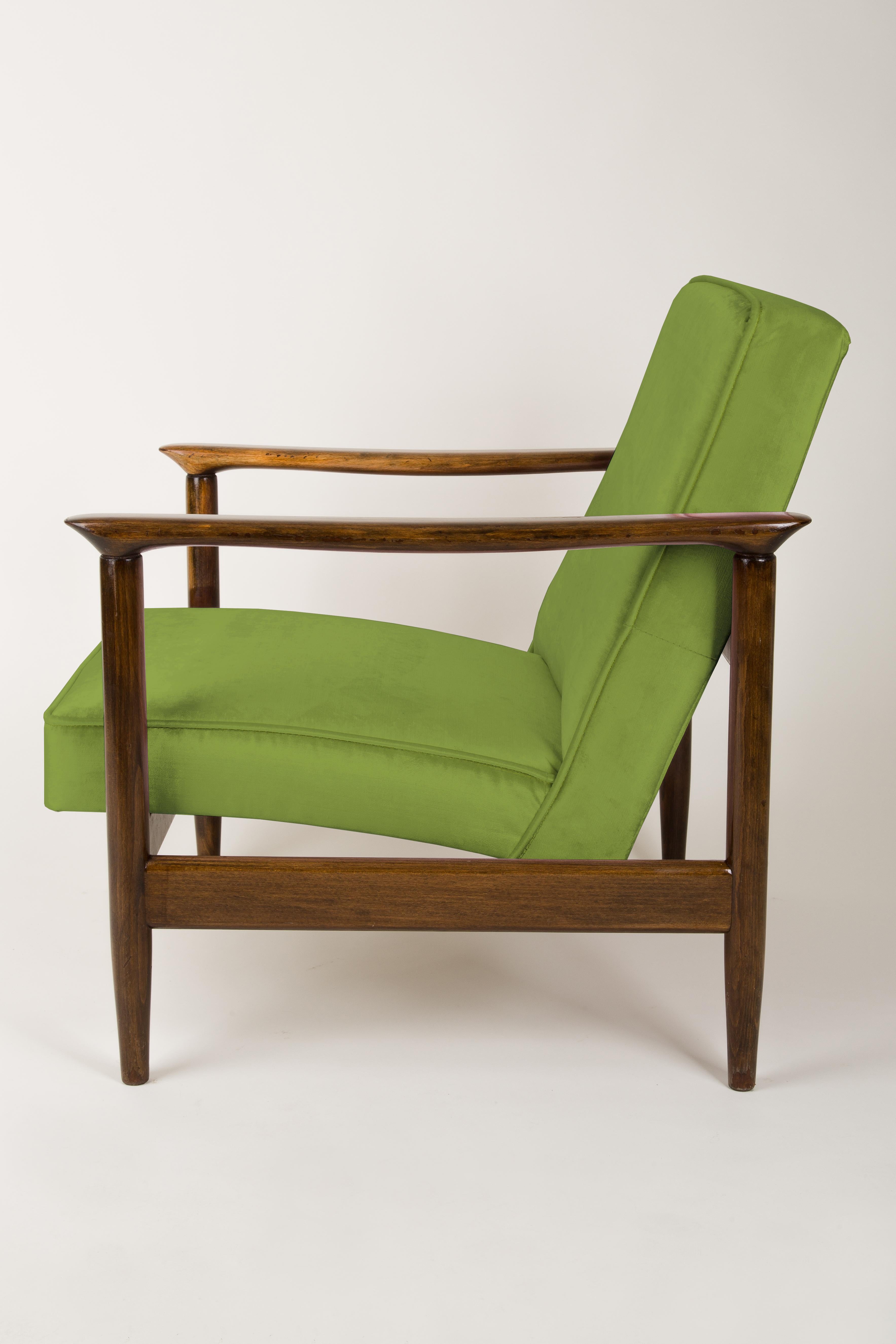 Pair of Green Armchairs, Edmund Homa, GFM-142, 1960s, Poland In Excellent Condition For Sale In 05-080 Hornowek, PL