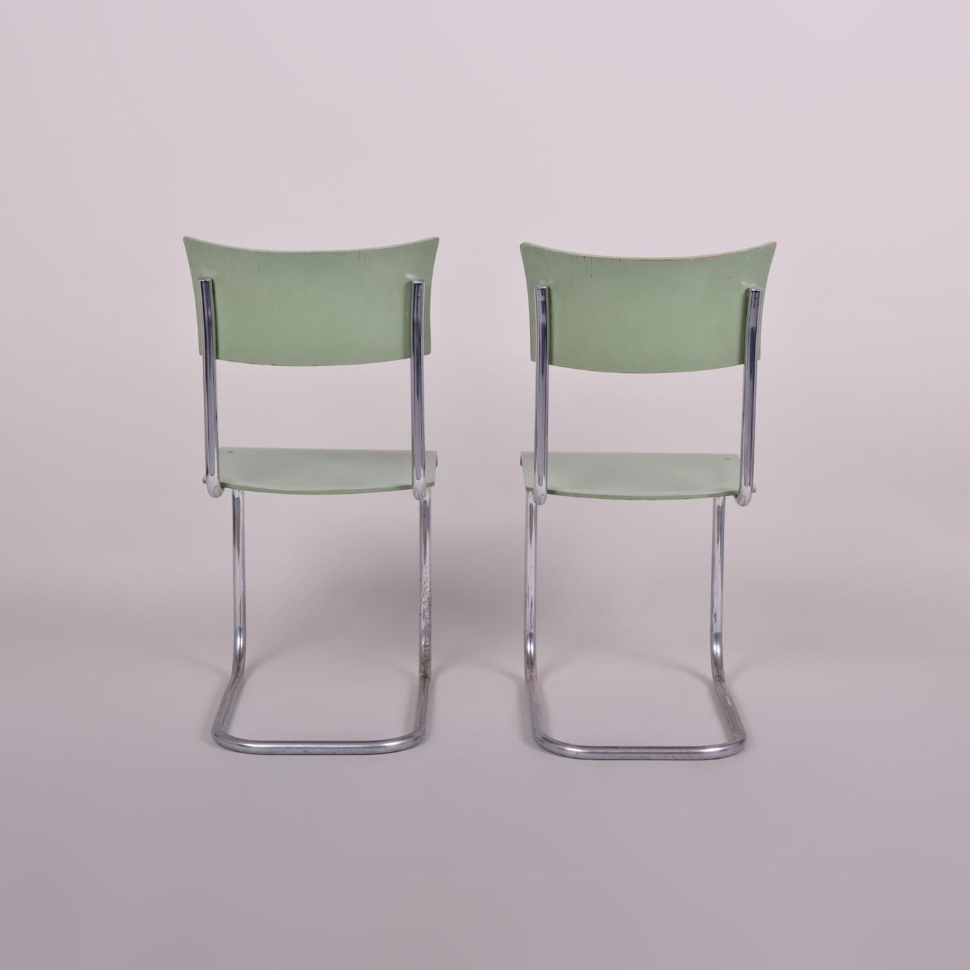Mid-20th Century Pair of Green Bauhaus Chairs Made in 1930s Czechia, Made by Robert Slezák For Sale