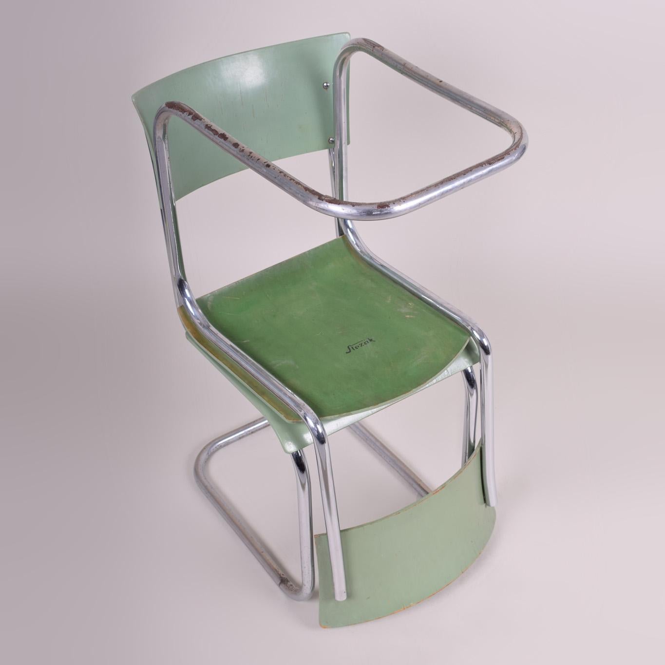 Pair of Green Bauhaus Chairs Made in 1930s Czechia, Made by Robert Slezák For Sale 1