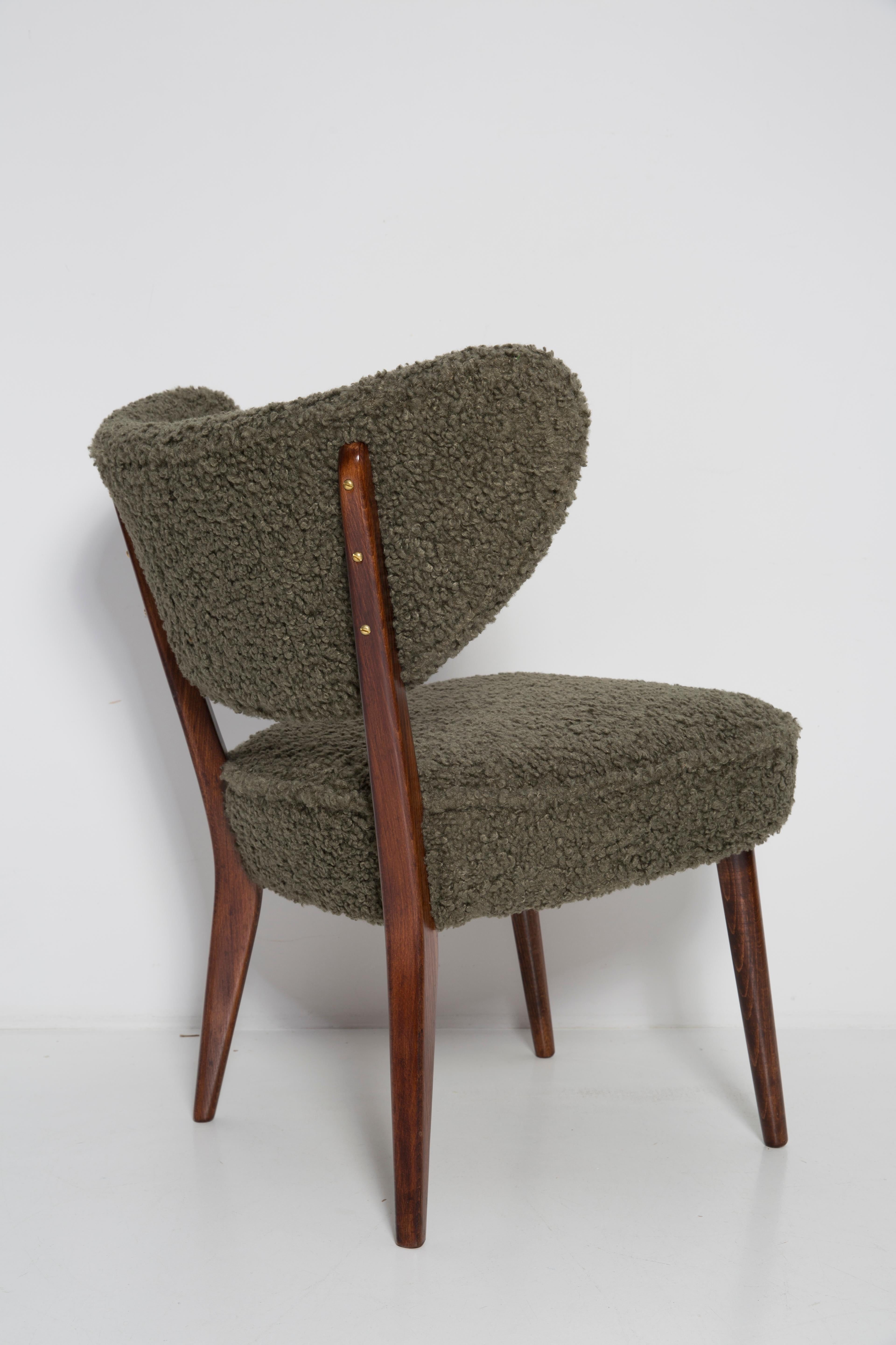 Pair of Green Boucle Shell Club Chairs, by Vintola Studio, Europe, Poland In New Condition For Sale In 05-080 Hornowek, PL