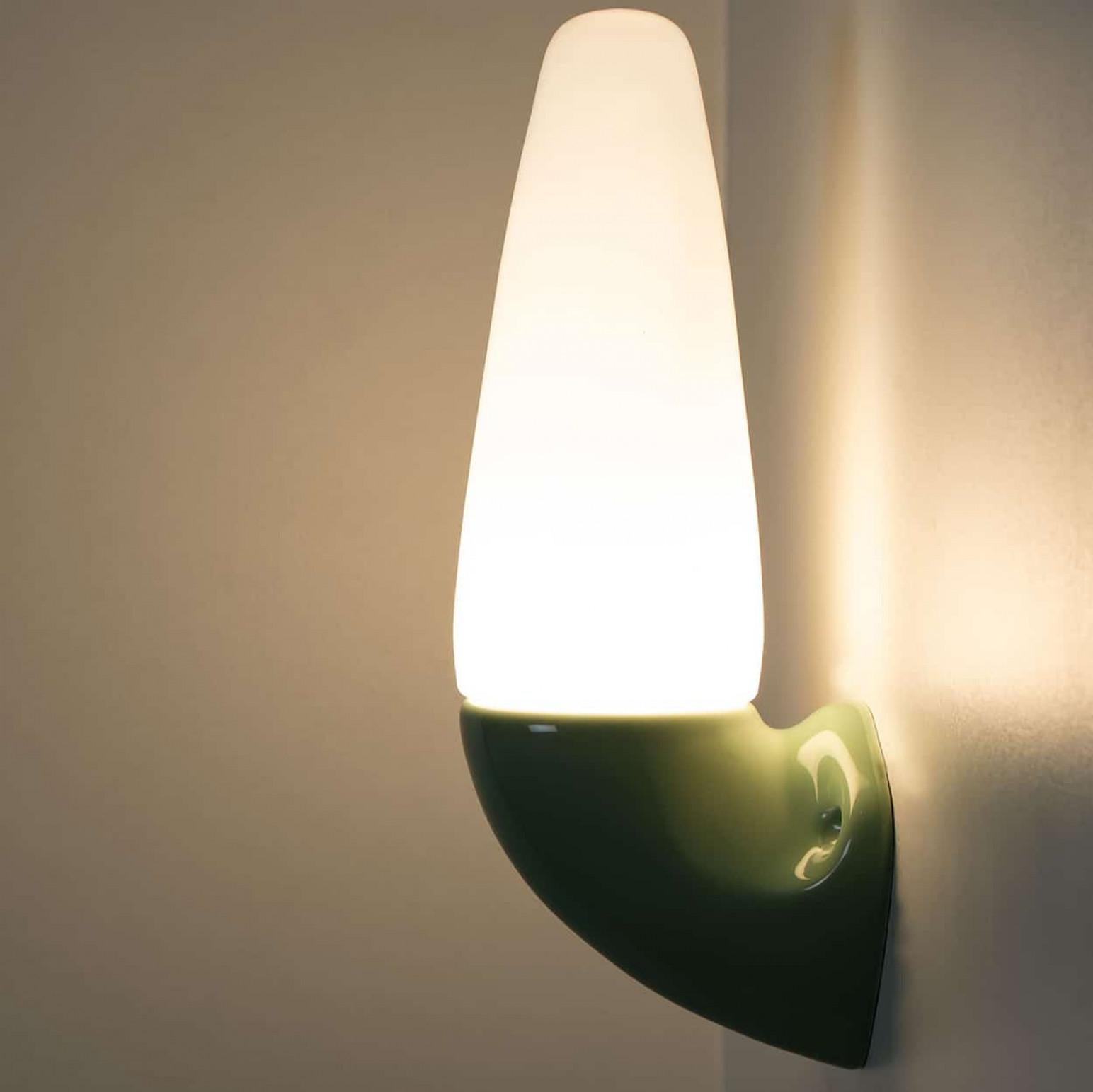 Pair of Green Ceramic Wall Lights, Sigvard Bernadotte, 1970 (Ende des 20. Jahrhunderts) im Angebot