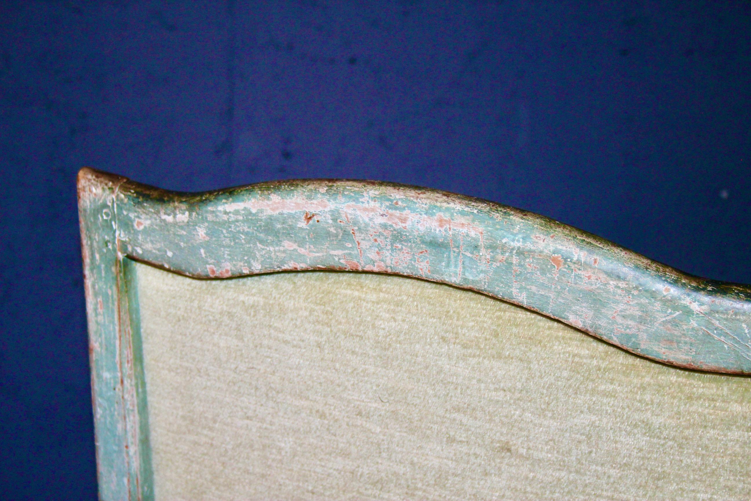 Paire de fauteuils Louis XV peints de couleur verte en vente 1