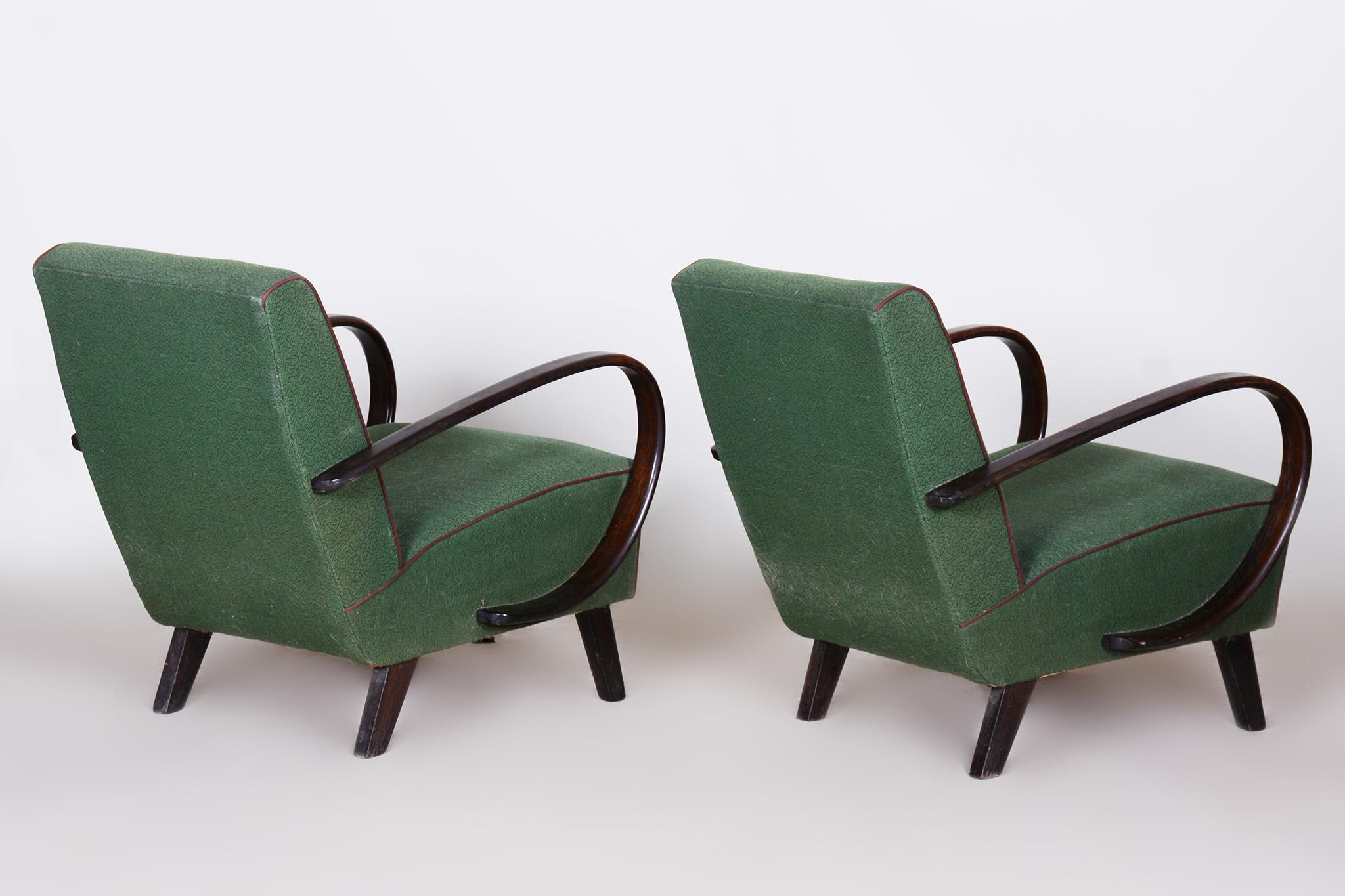 Paar grüne tschechische Art-Déco-Sessel aus Buche, Jindrich Halabala, UP Zavody, 1930er Jahre (Stoff)