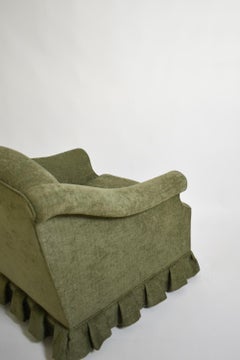 Paire de fauteuils à franges en tissu vert, années 1940