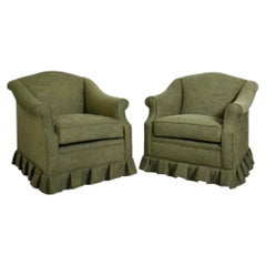 Paire de fauteuils à franges en tissu vert, années 1940