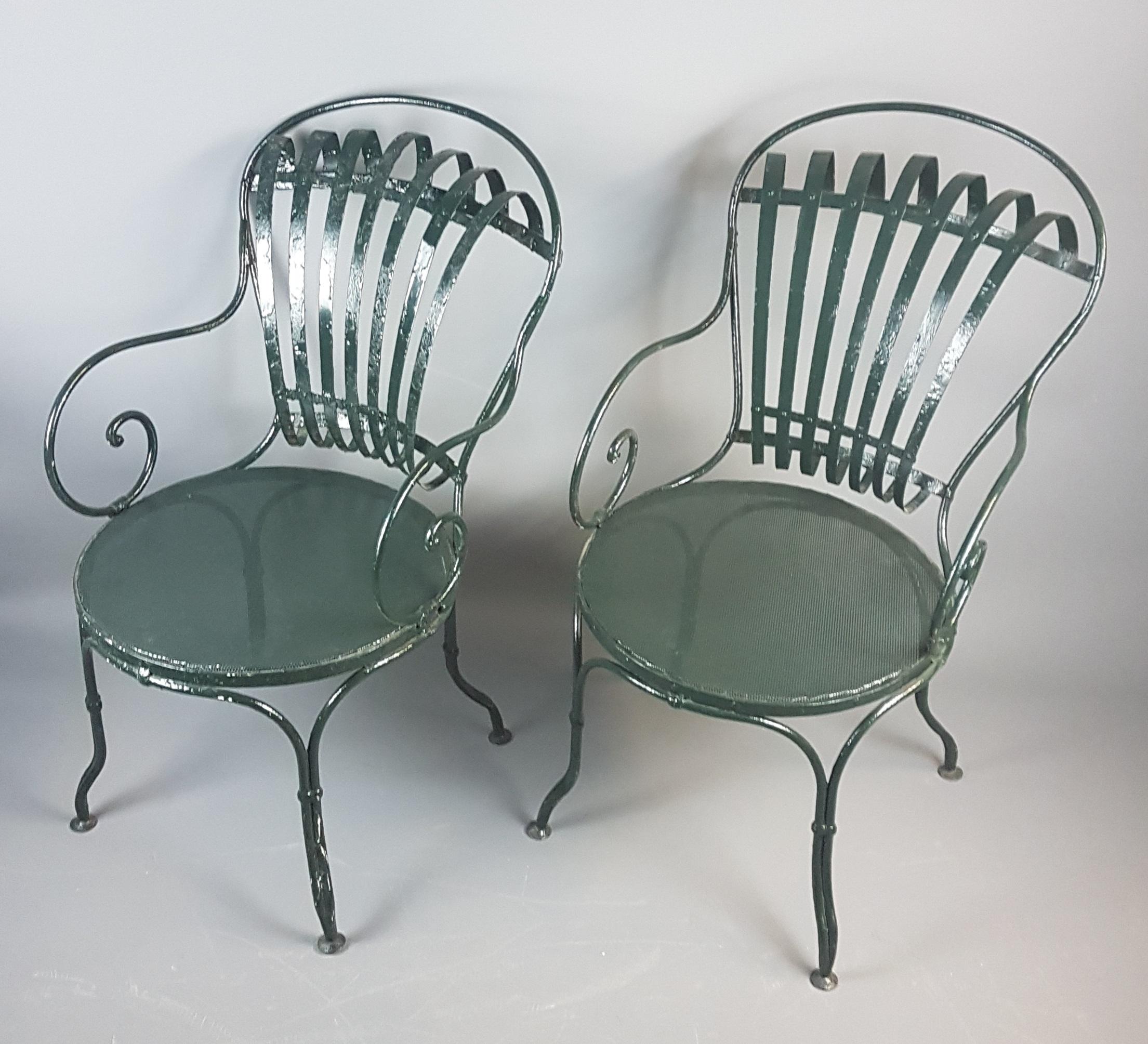 Mid-Century Modern Pair of Green Francois Carre Chairs Designed by Le Corbusier For Sale