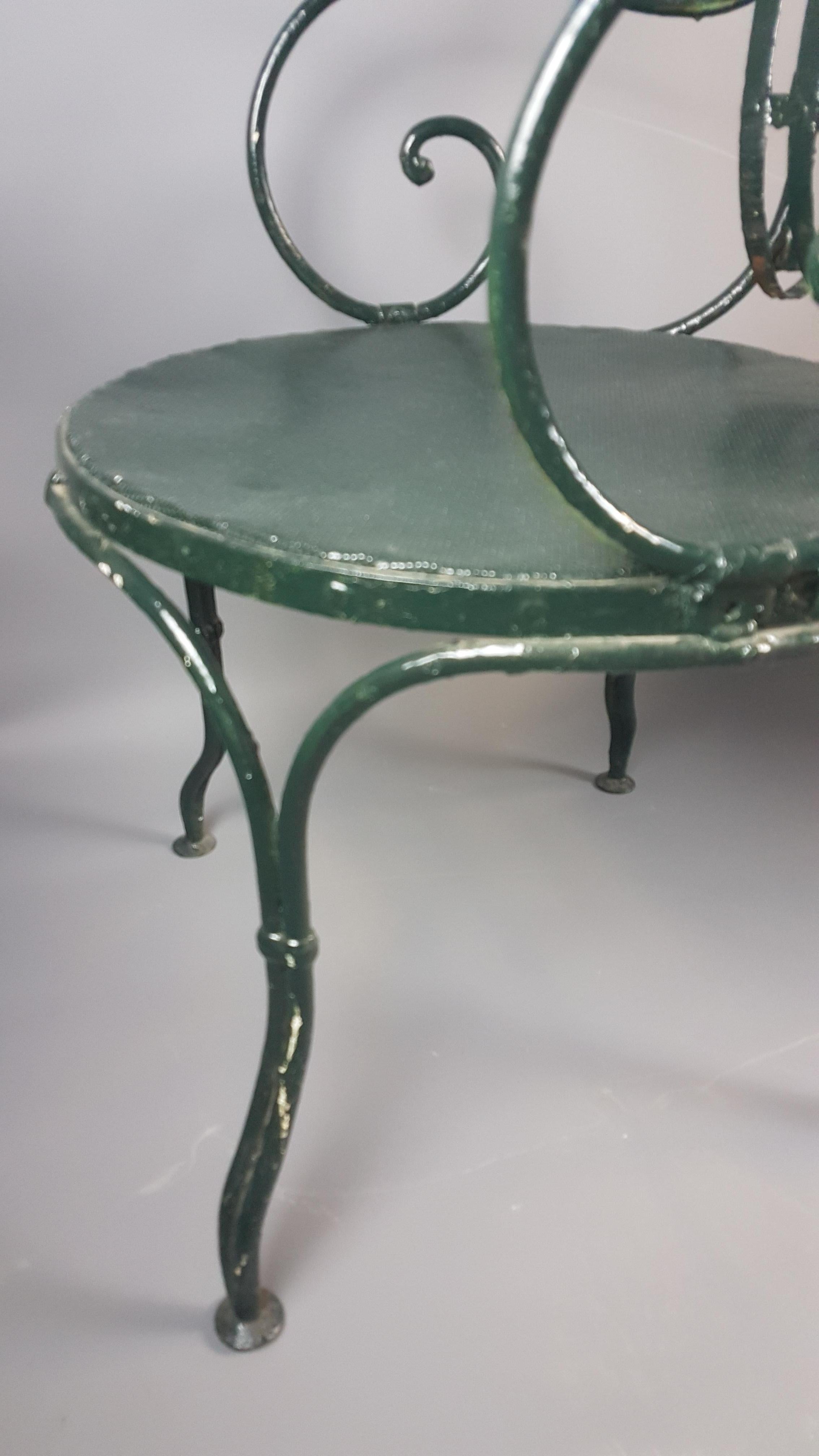 20th Century Pair of Green Francois Carre Chairs Designed by Le Corbusier For Sale
