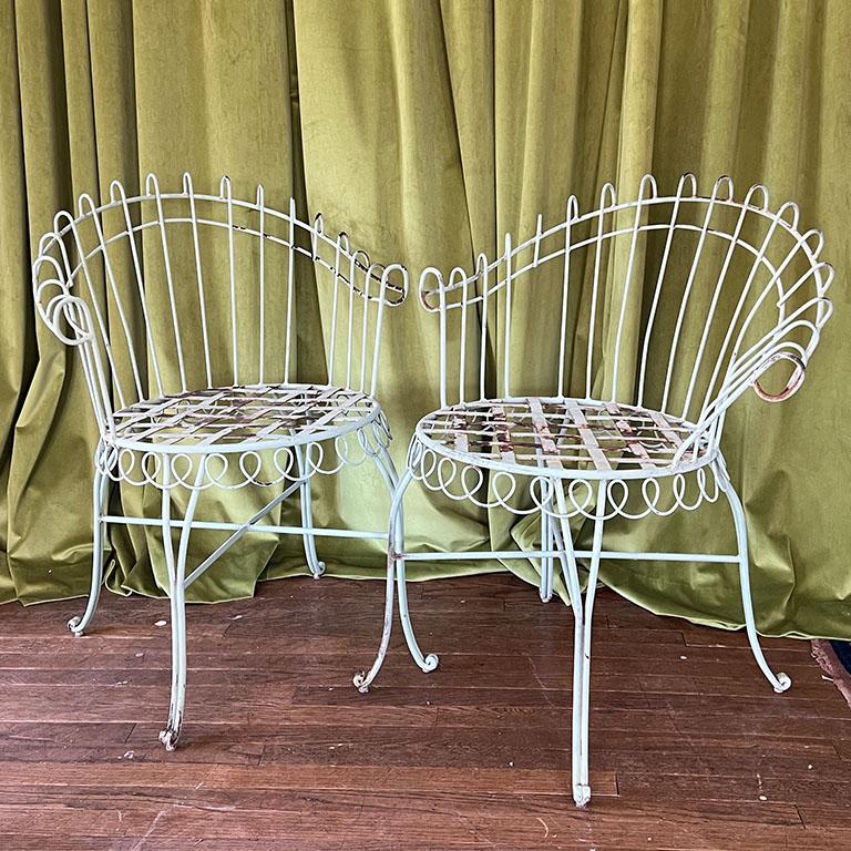 Pair of Green French Wrought Iron Garden Chairs in the Style of Salterini For Sale 5