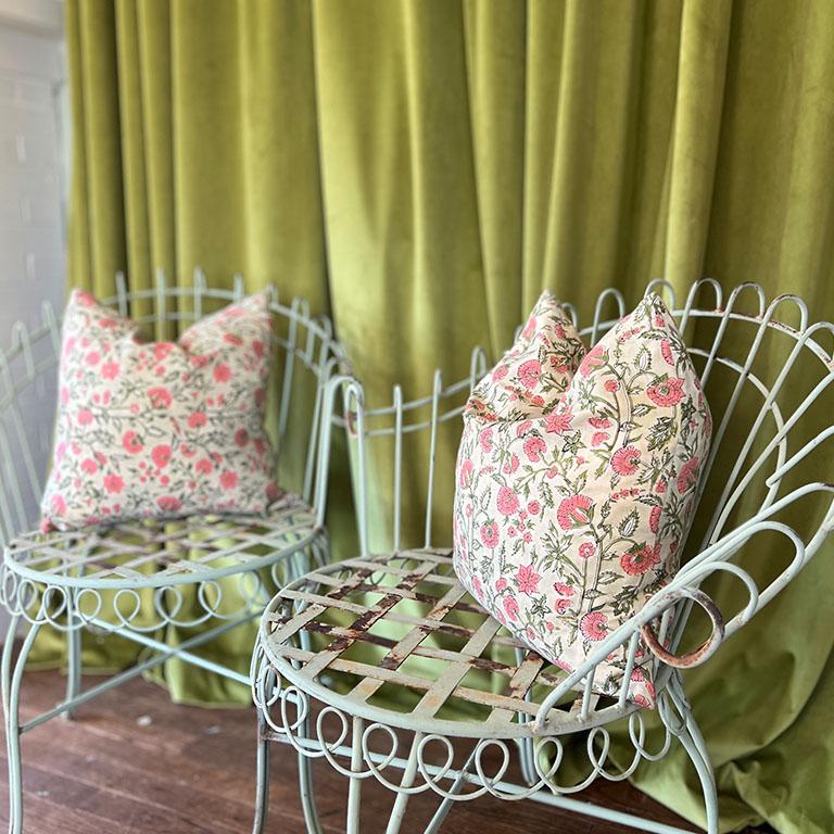 Pair of Green French Wrought Iron Garden Chairs in the Style of Salterini For Sale 6