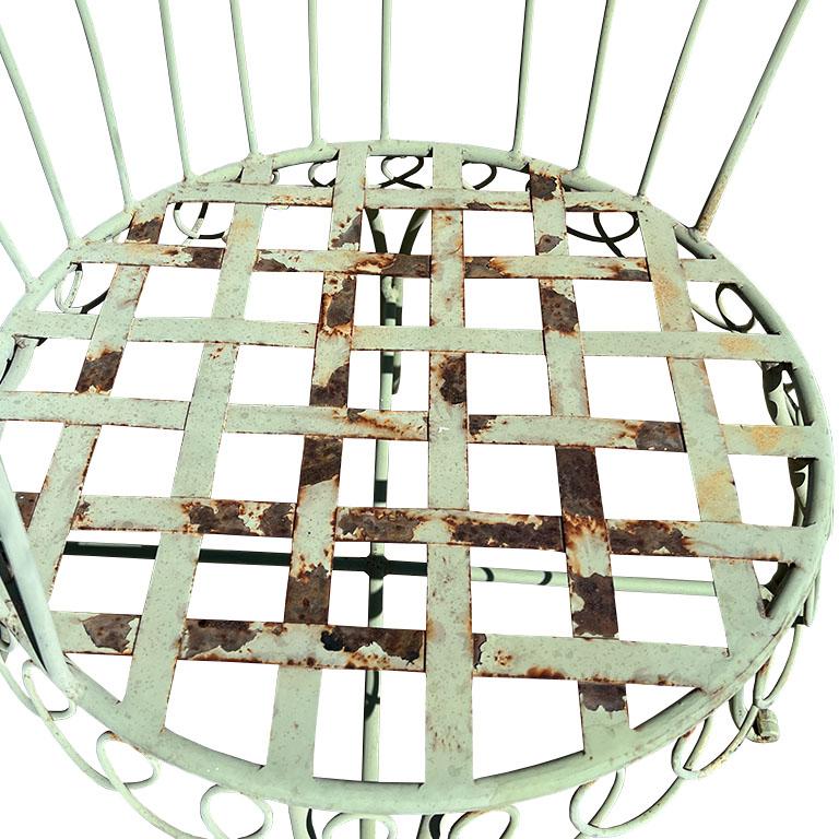 19th Century Pair of Green French Wrought Iron Garden Chairs in the Style of Salterini For Sale