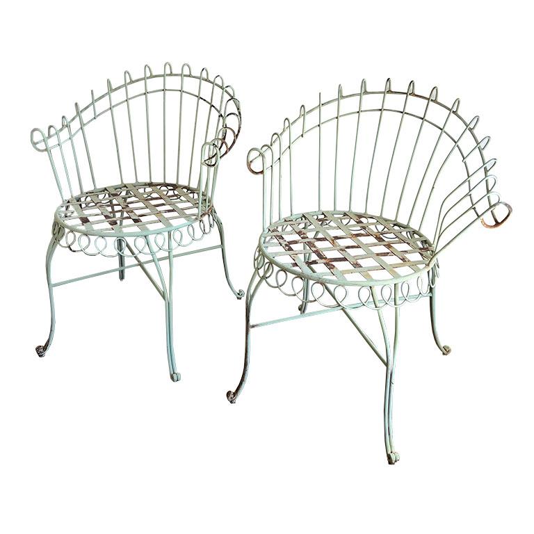 Pair of Green French Wrought Iron Garden Chairs in the Style of Salterini For Sale 4