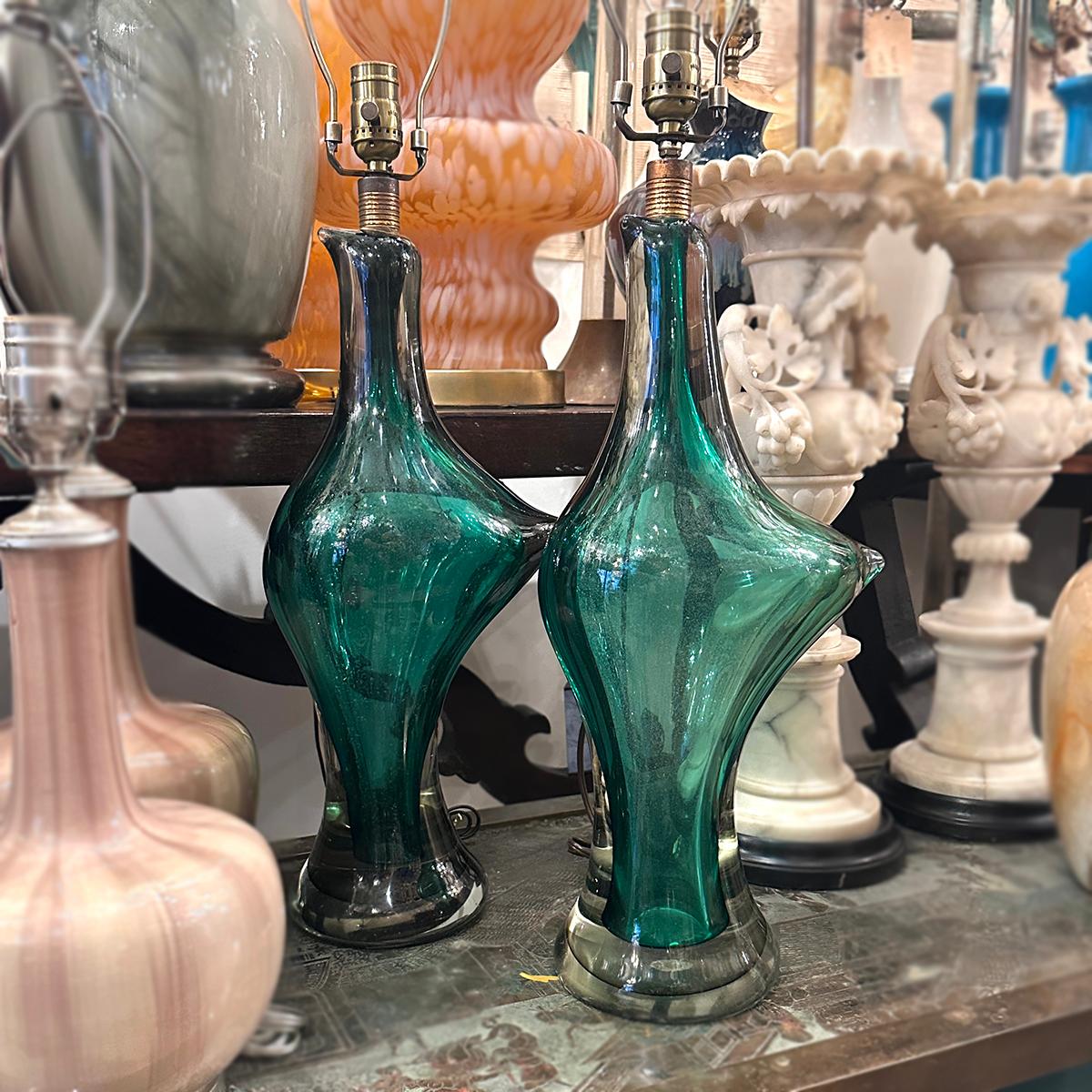 Verre d'art Paire de lampes oiseaux en verre vert en vente