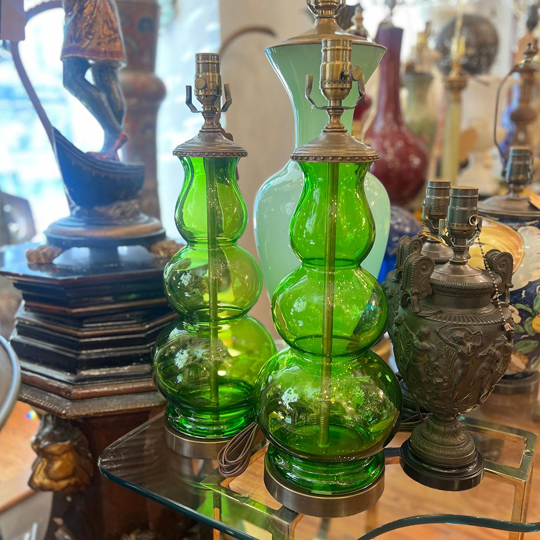 Paire de lampes vertes en vente 2