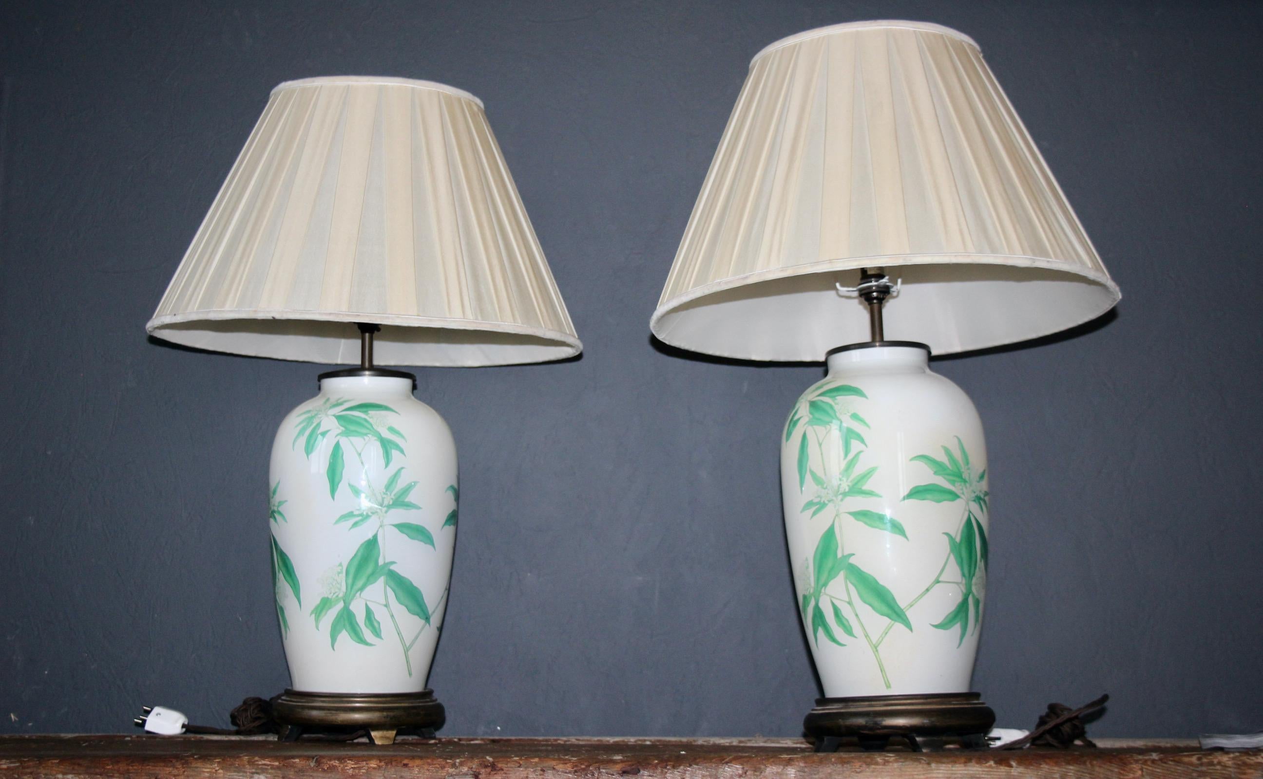 Pair of green glass table lamp For Sale 6