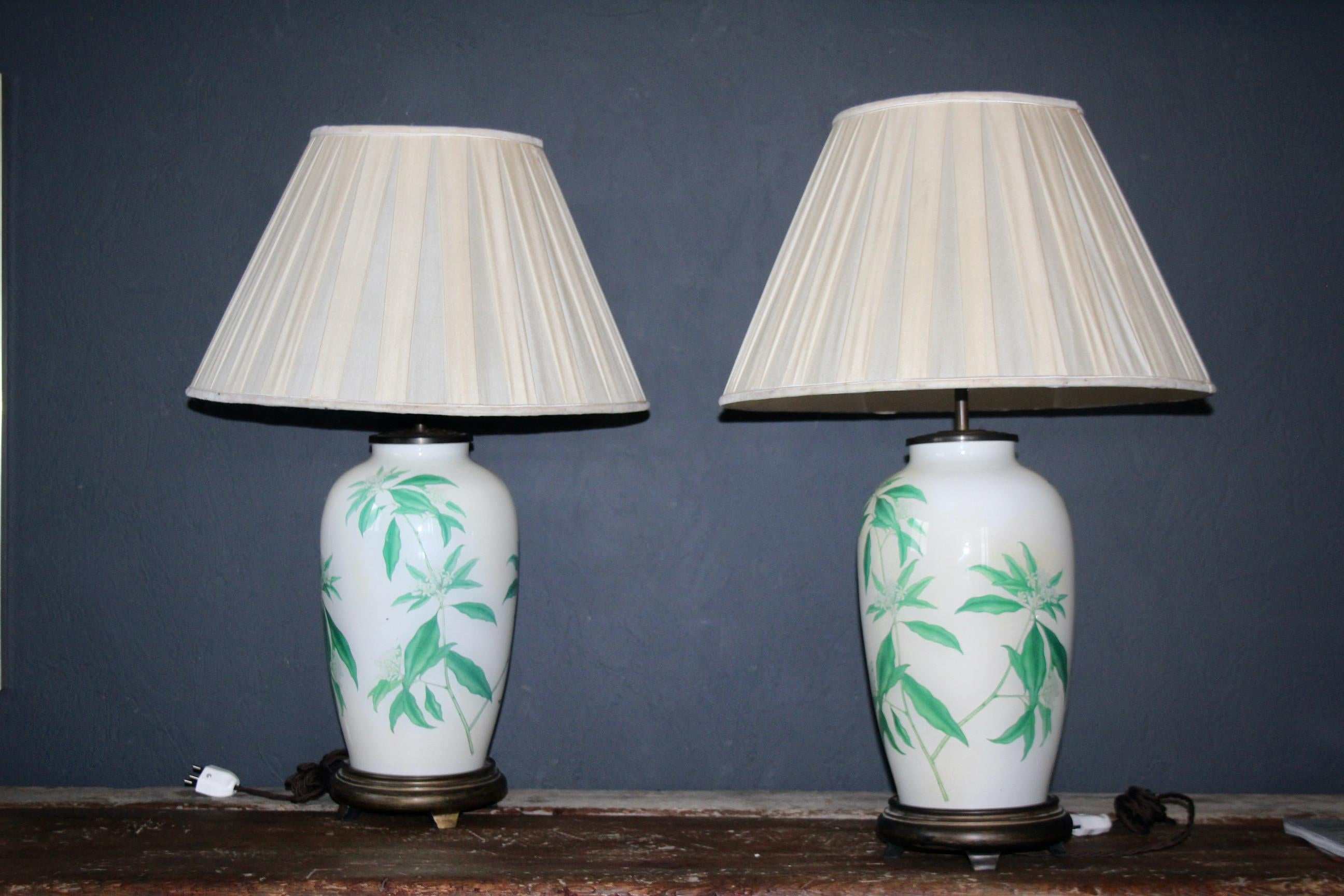 Pair of green glass table lamp For Sale 8