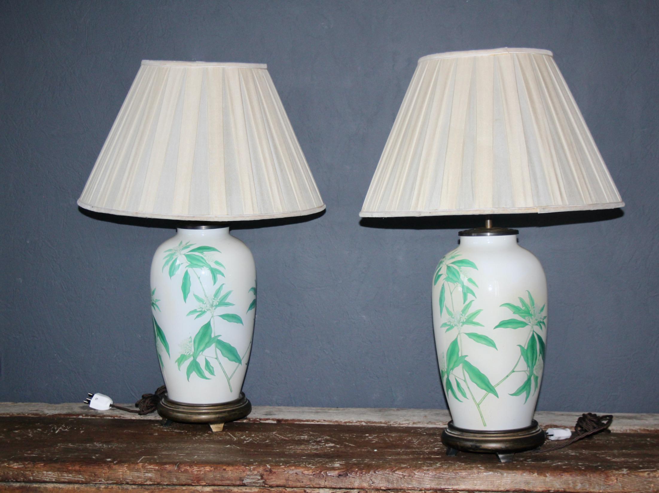 Pair of green glass table lamp In Good Condition For Sale In grand Lancy, CH