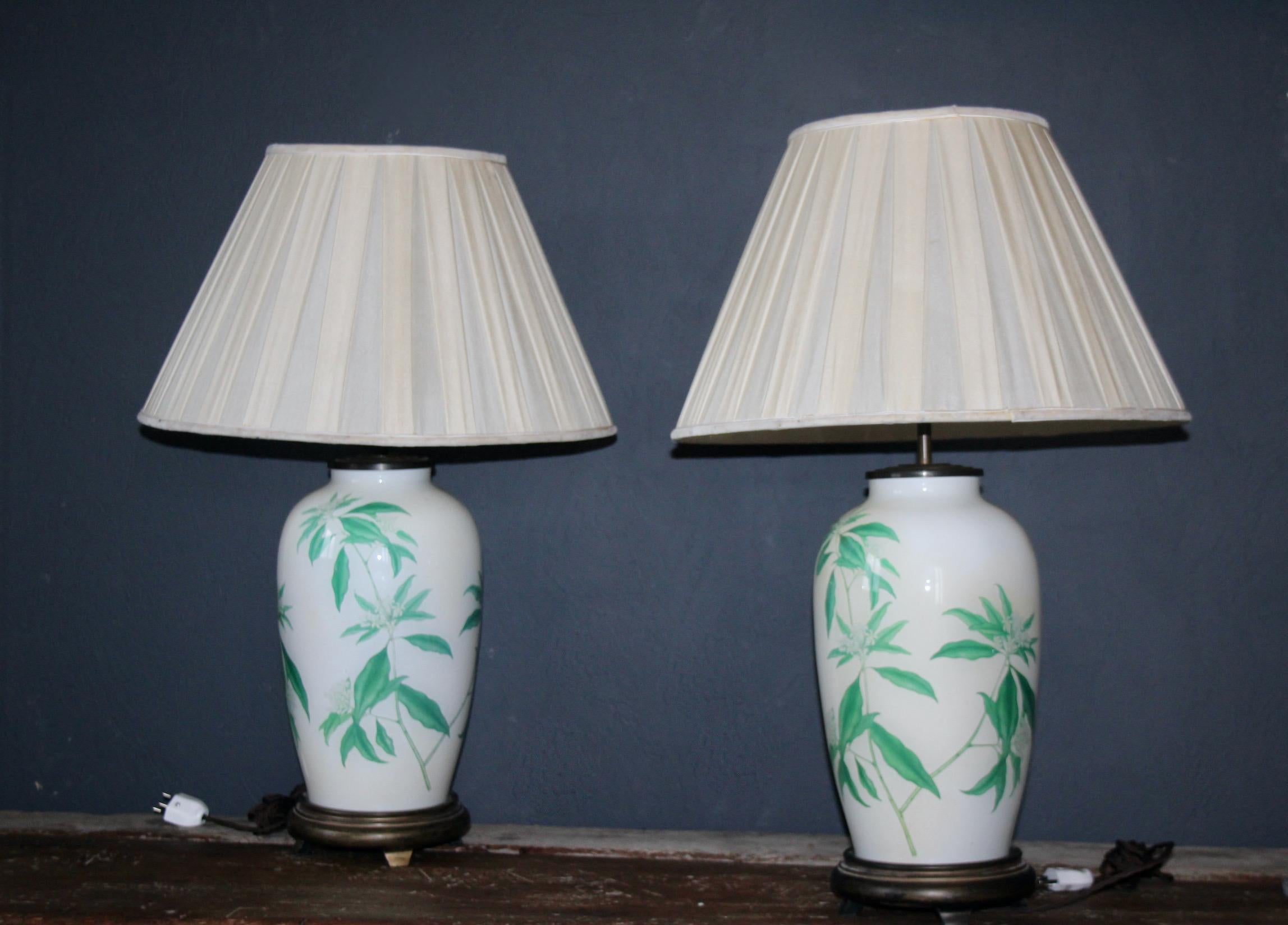 Pair of green glass table lamp For Sale 1