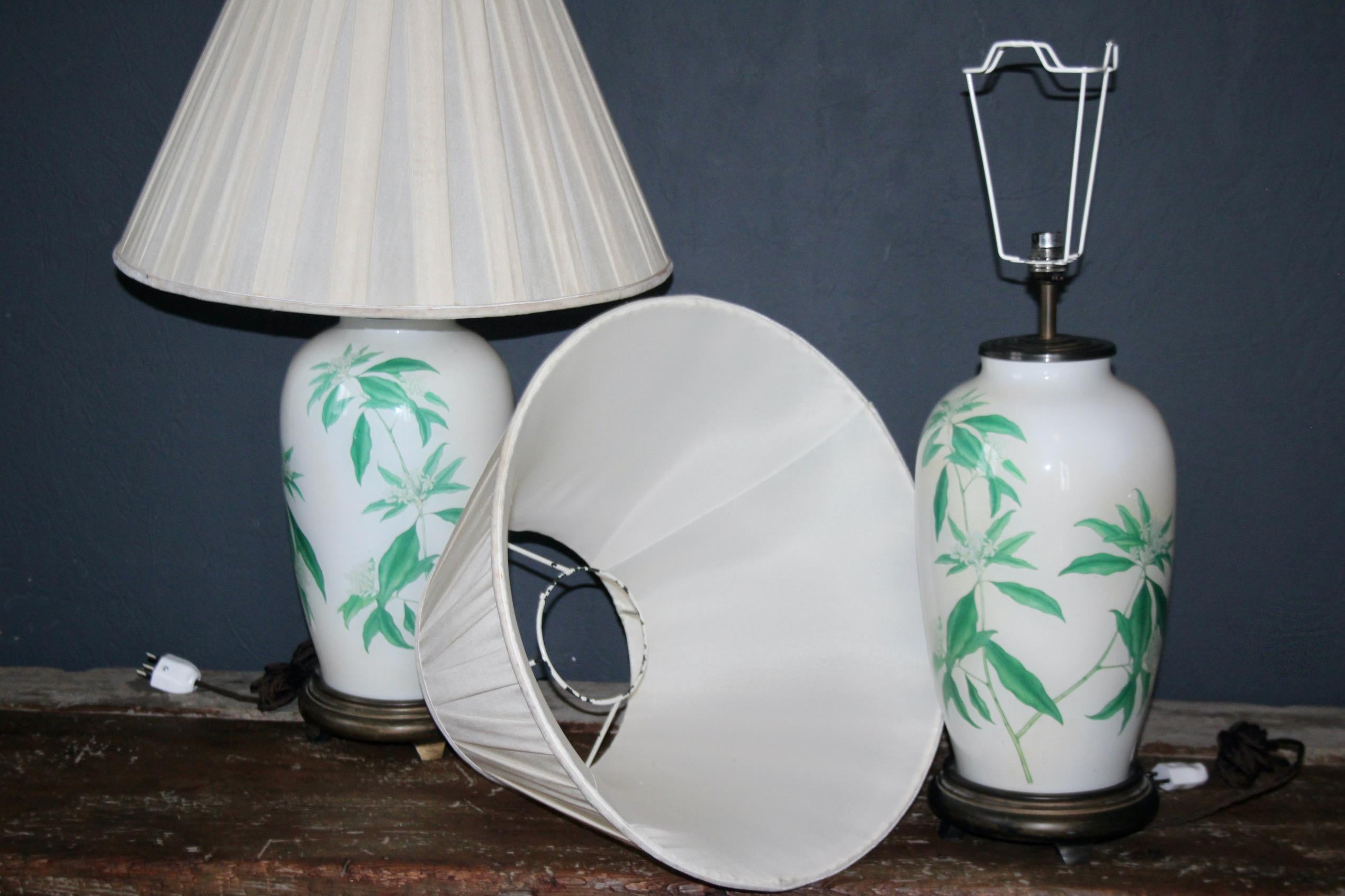 Pair of green glass table lamp For Sale 3