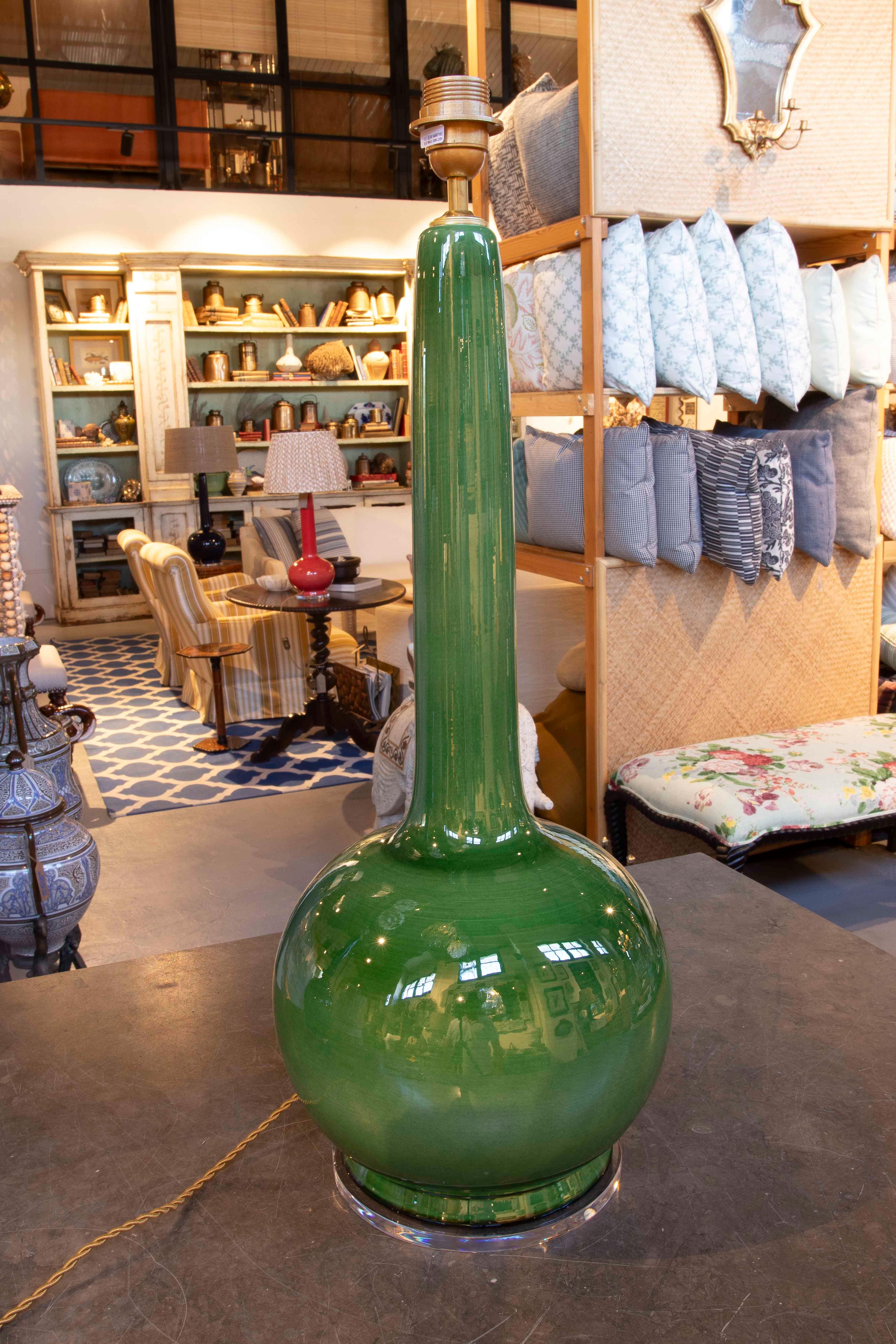 Pair of Green Glazed Ceramic Table Lamps, Mid-Century Modern Style For Sale 1