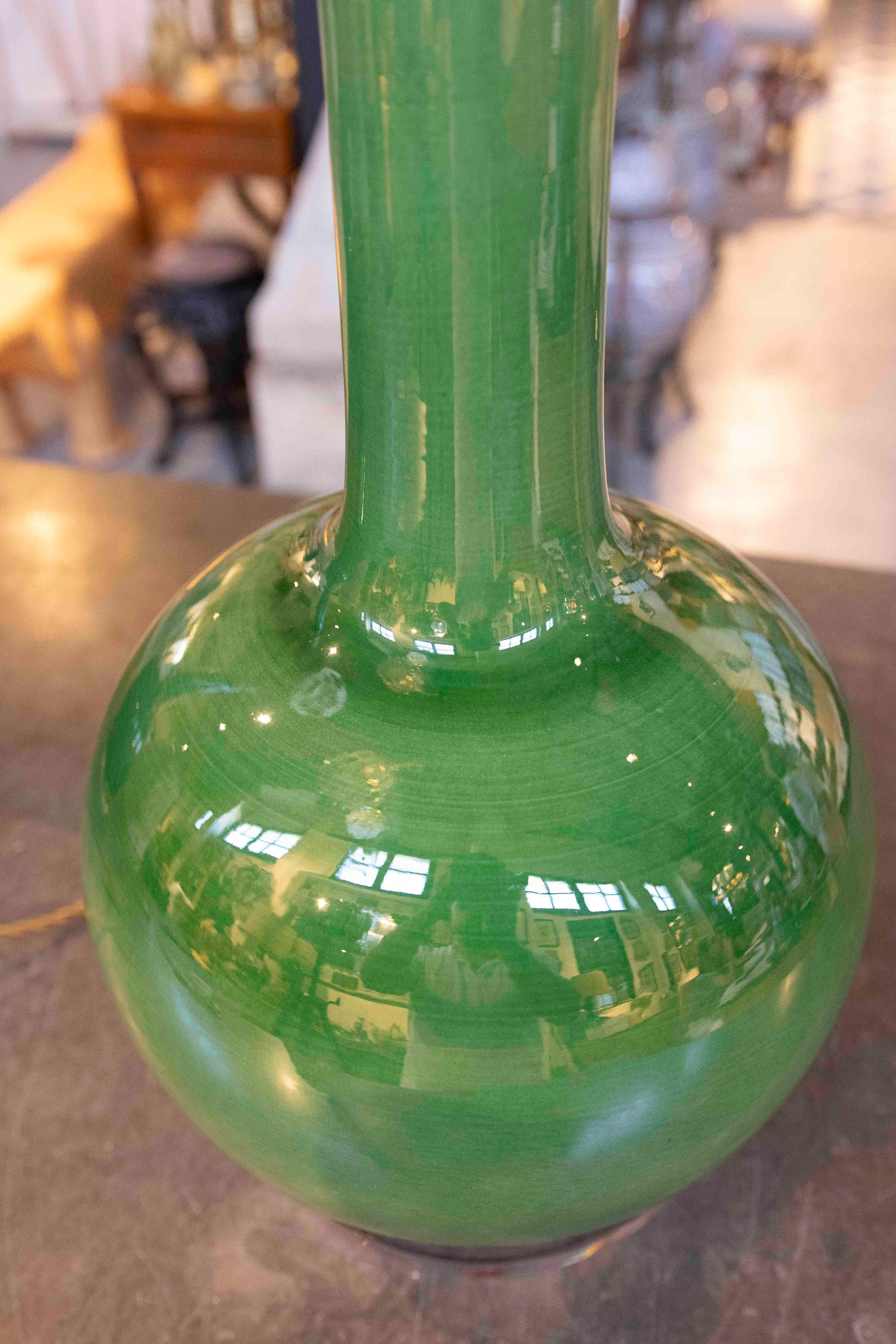 Pair of Green Glazed Ceramic Table Lamps, Mid-Century Modern Style For Sale 3
