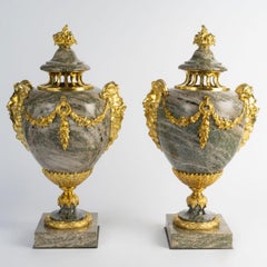 Coppia di cassette in granito verde con bronzo dorato, stile Luigi XVI.