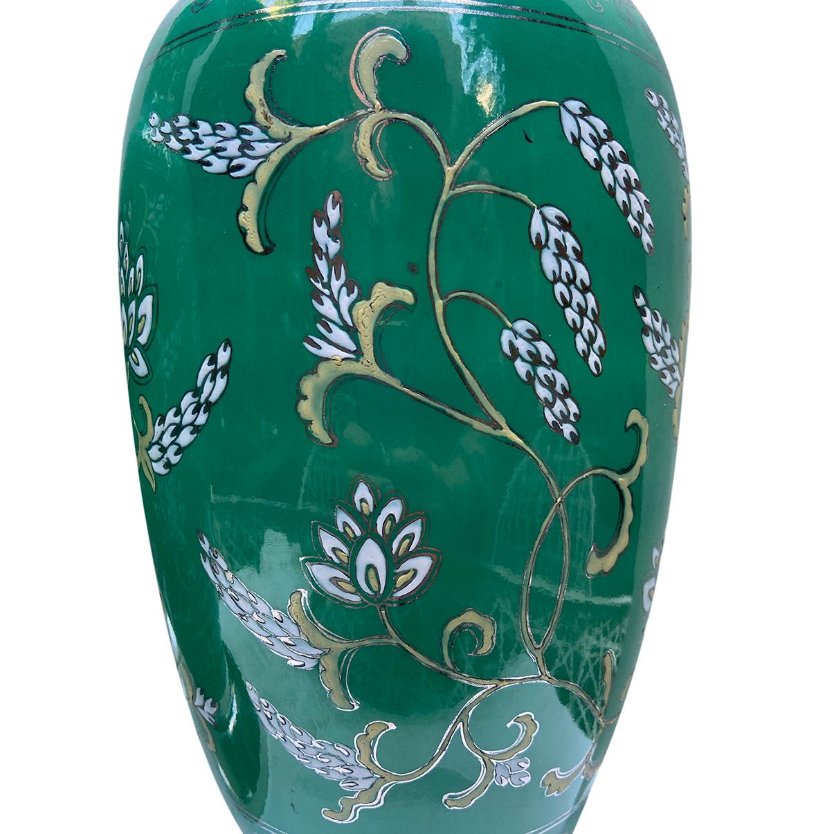 Milieu du XXe siècle Paire de lampes italiennes en porcelaine verte en vente