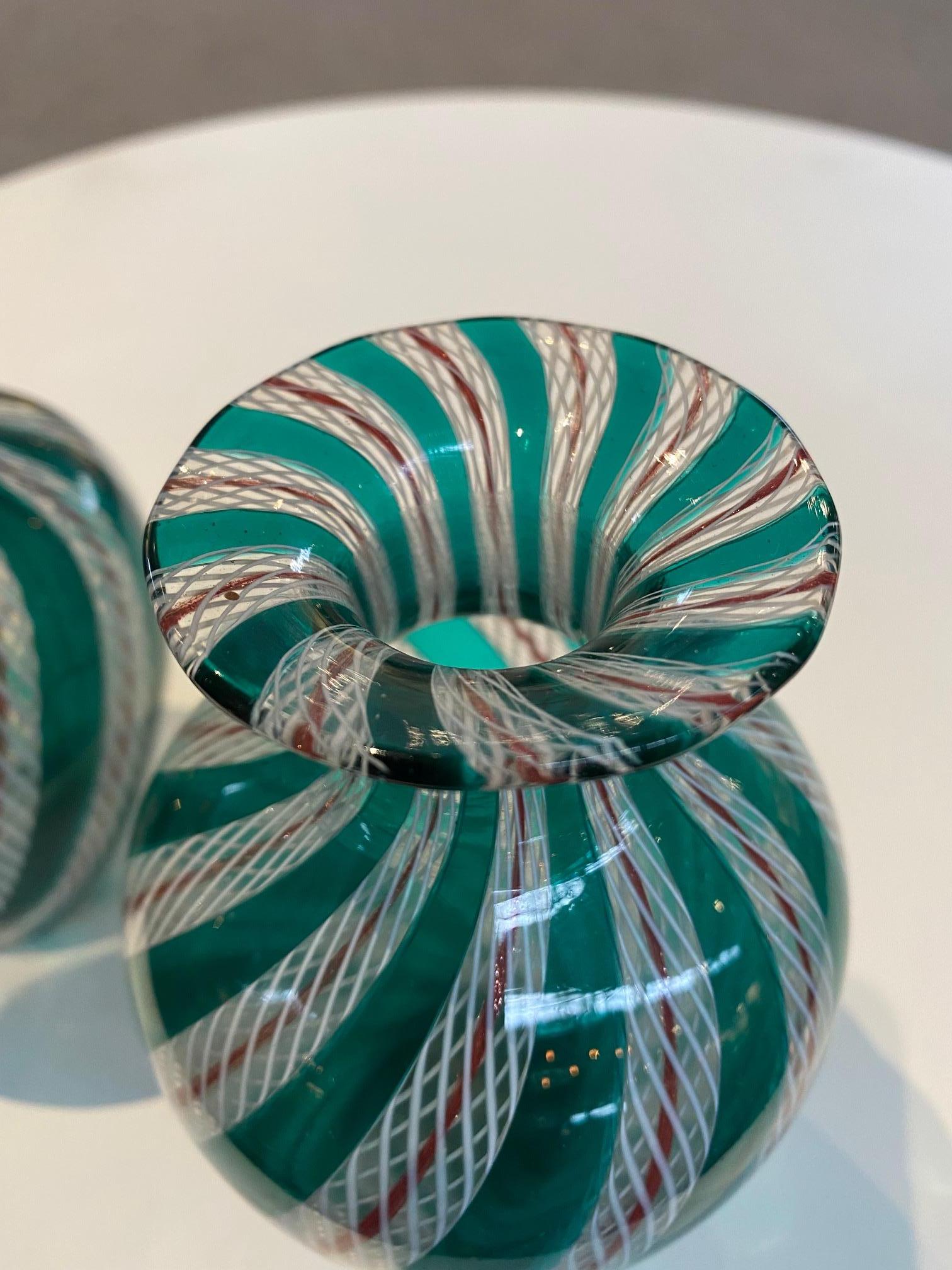Pair of Green Laticcino Murano Glass Vases In Good Condition For Sale In Montreal, QC