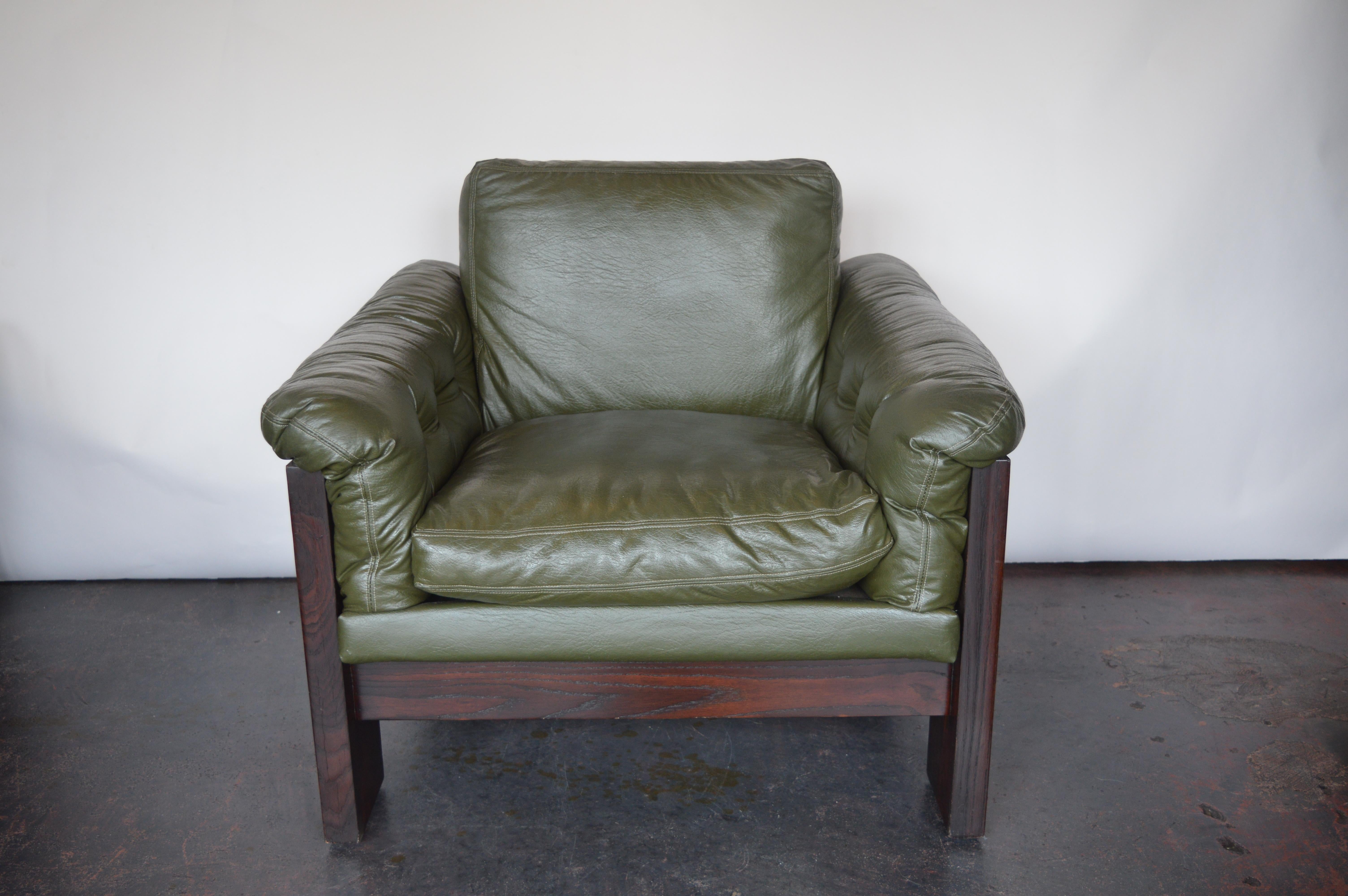Pair of Green Leather Armchairs Milo Baughman for Thayer Coggin In Excellent Condition In Los Angeles, CA