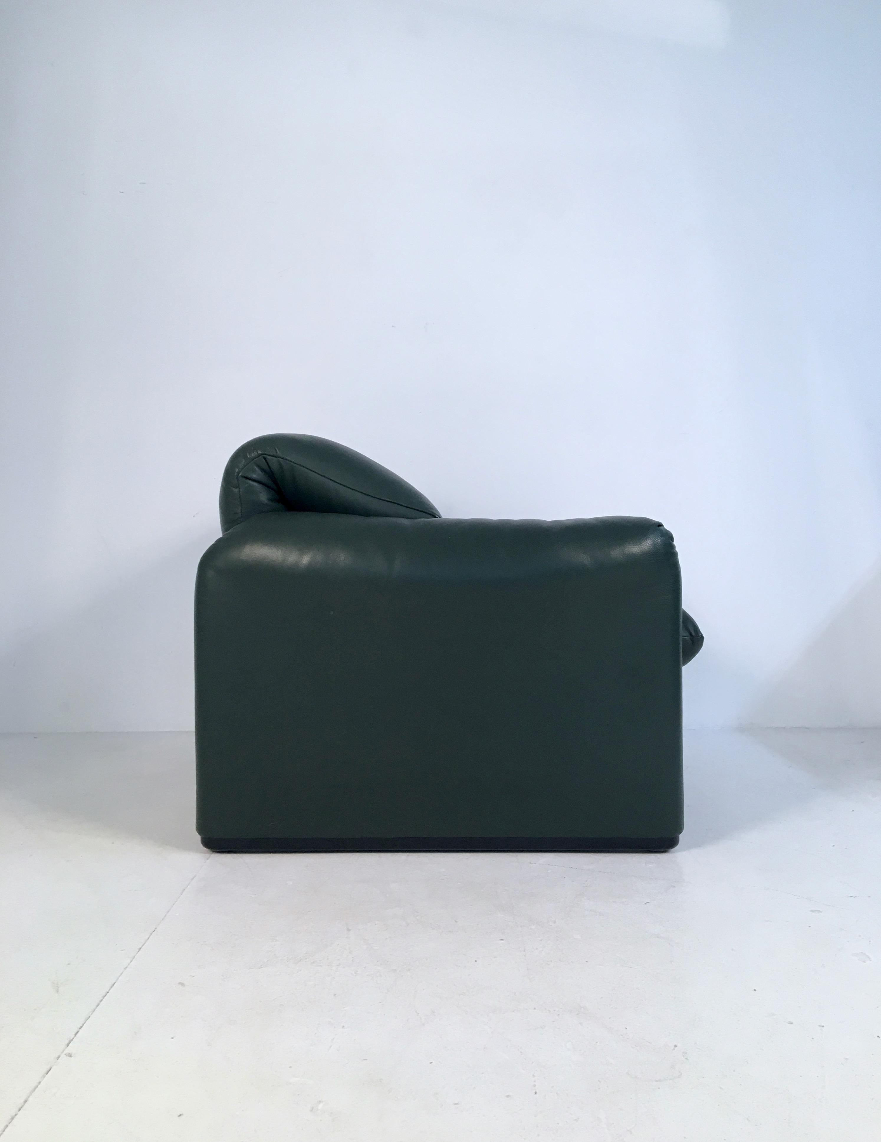 Pair of Green Leather 'Maralunga' Lounge Chairs by Magistretti for Cassina 4