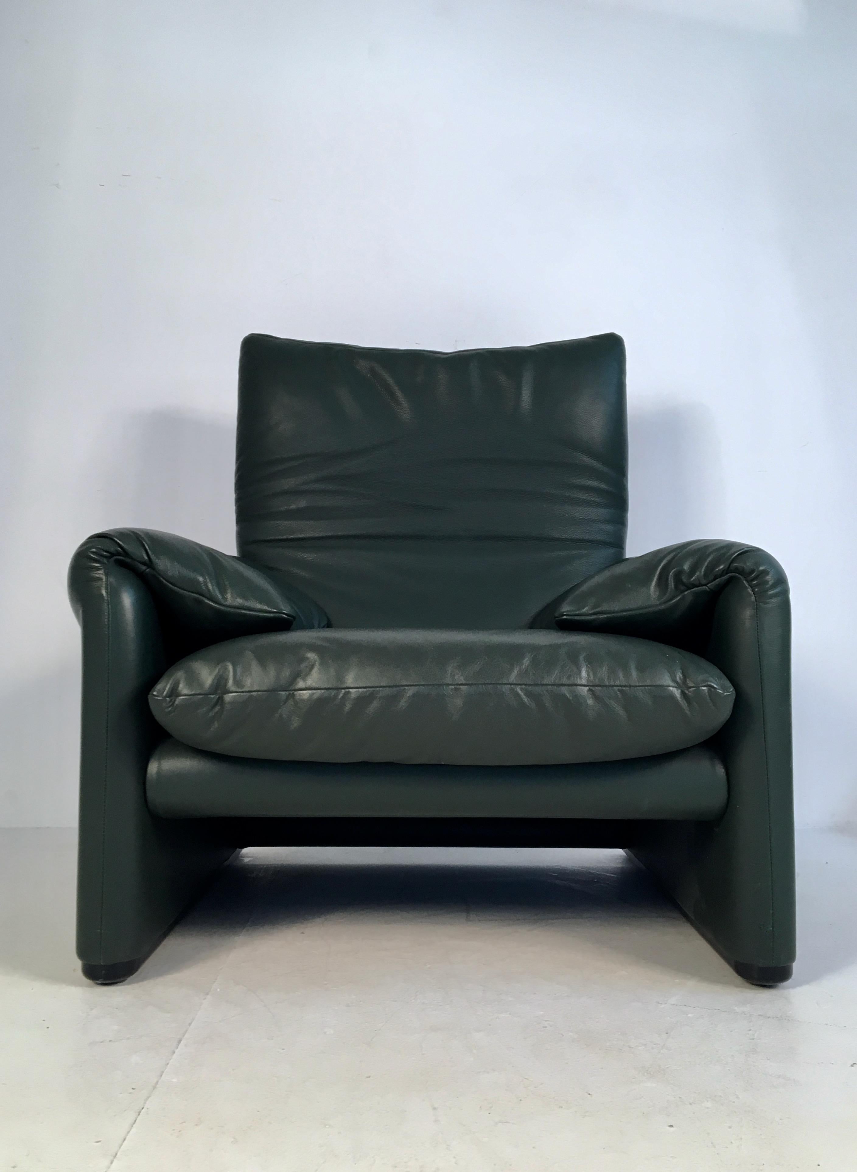 Late 20th Century Pair of Green Leather 'Maralunga' Lounge Chairs by Magistretti for Cassina