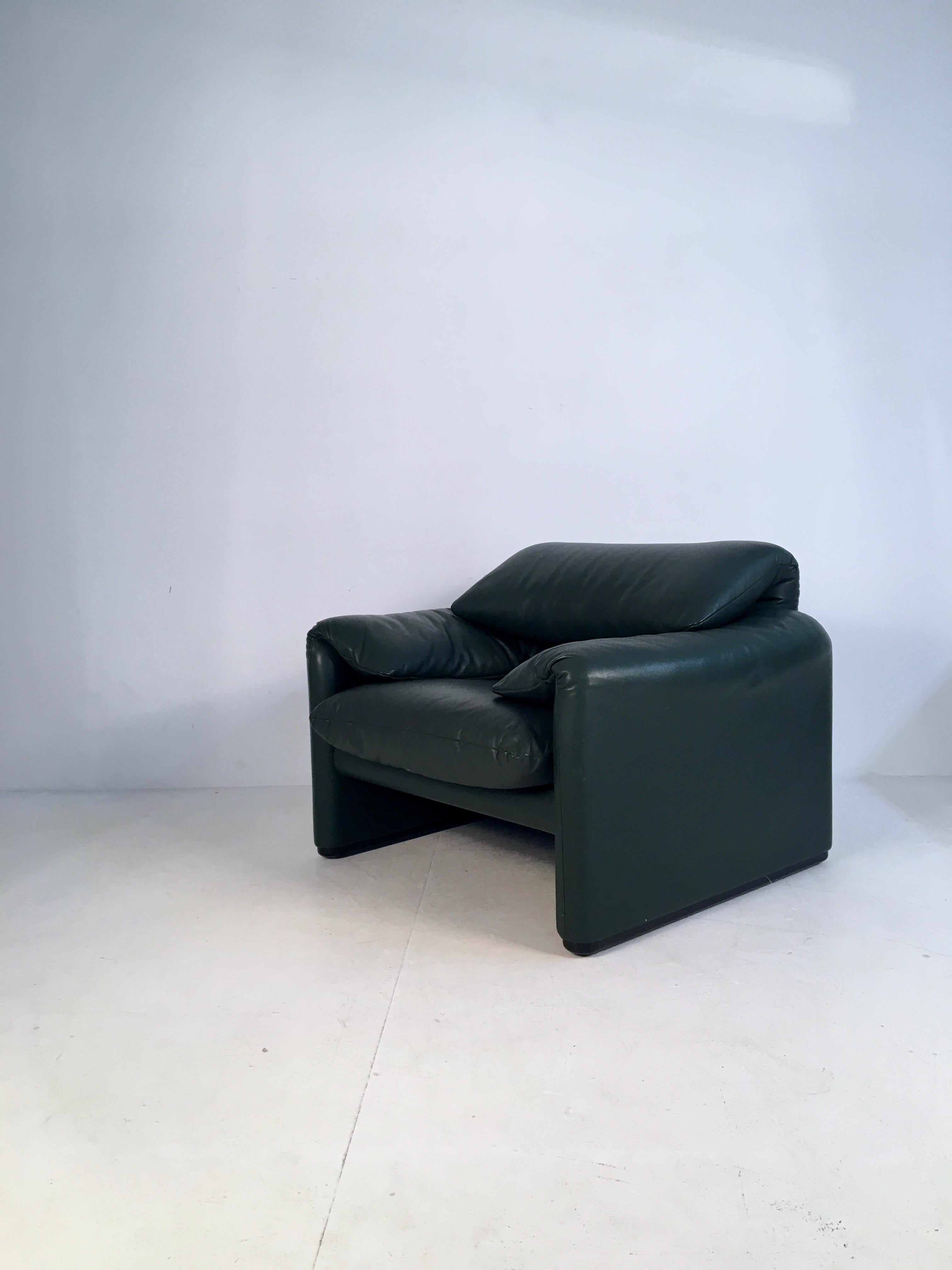 Pair of Green Leather 'Maralunga' Lounge Chairs by Magistretti for Cassina 2