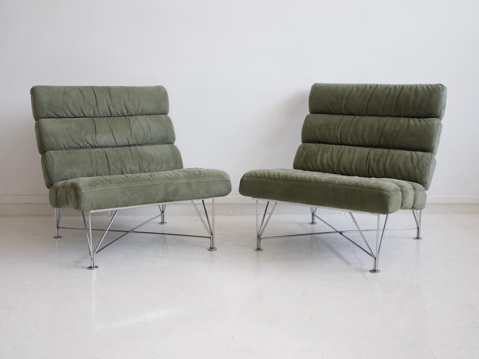 Pair of Green Lounge Chairs with Steel Frame by DUX Design Team In Good Condition For Sale In Madrid, ES