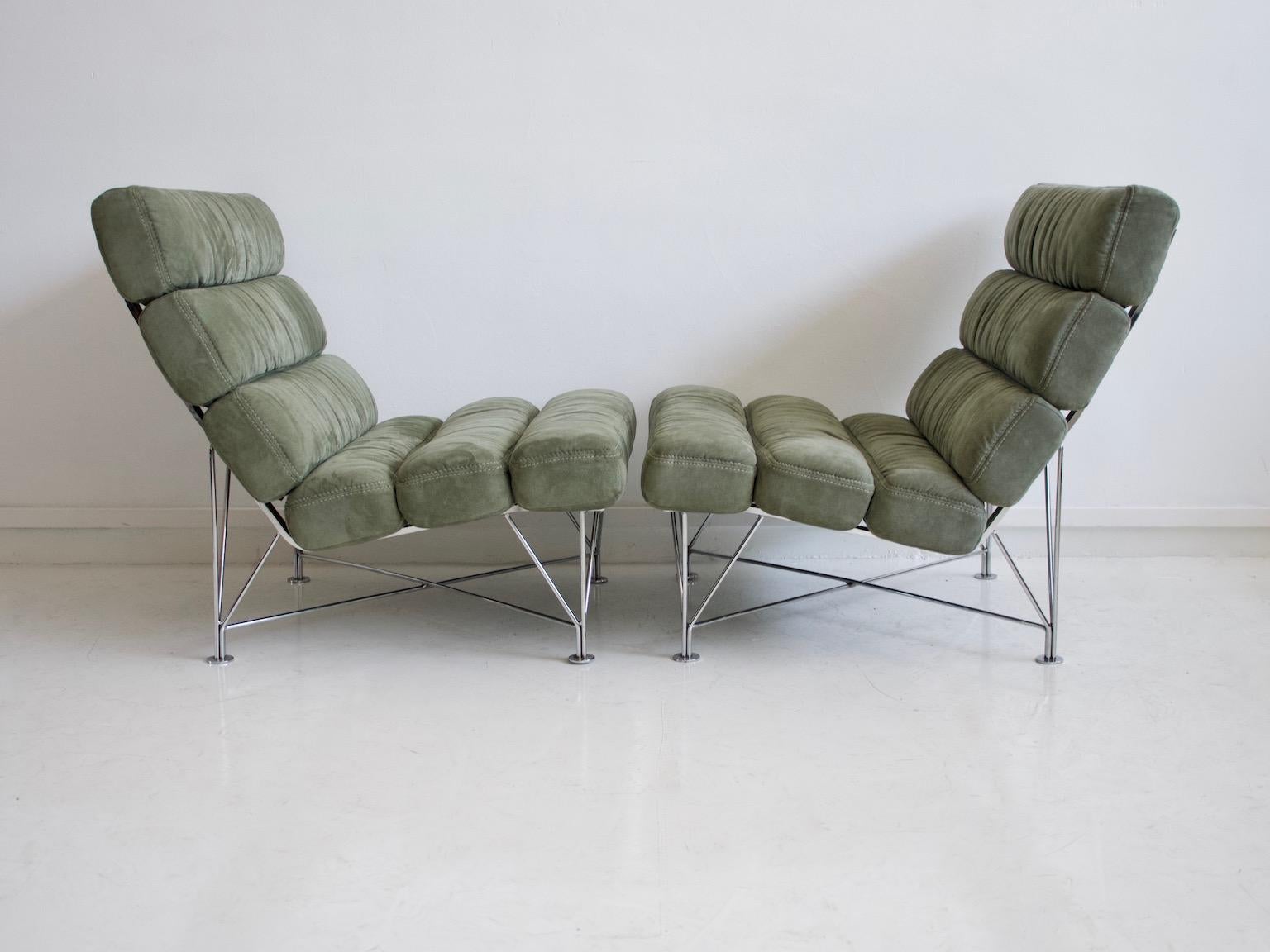 20th Century Pair of Green Lounge Chairs with Steel Frame by DUX Design Team For Sale