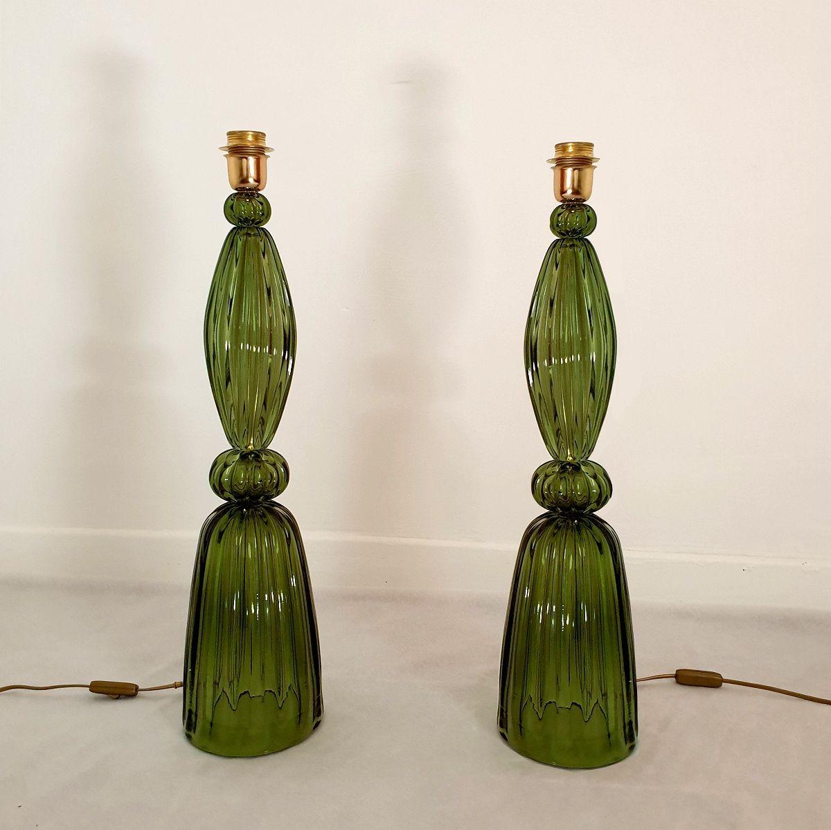 Mid-Century Modern Paire de lampes vertes en verre de Murano en vente