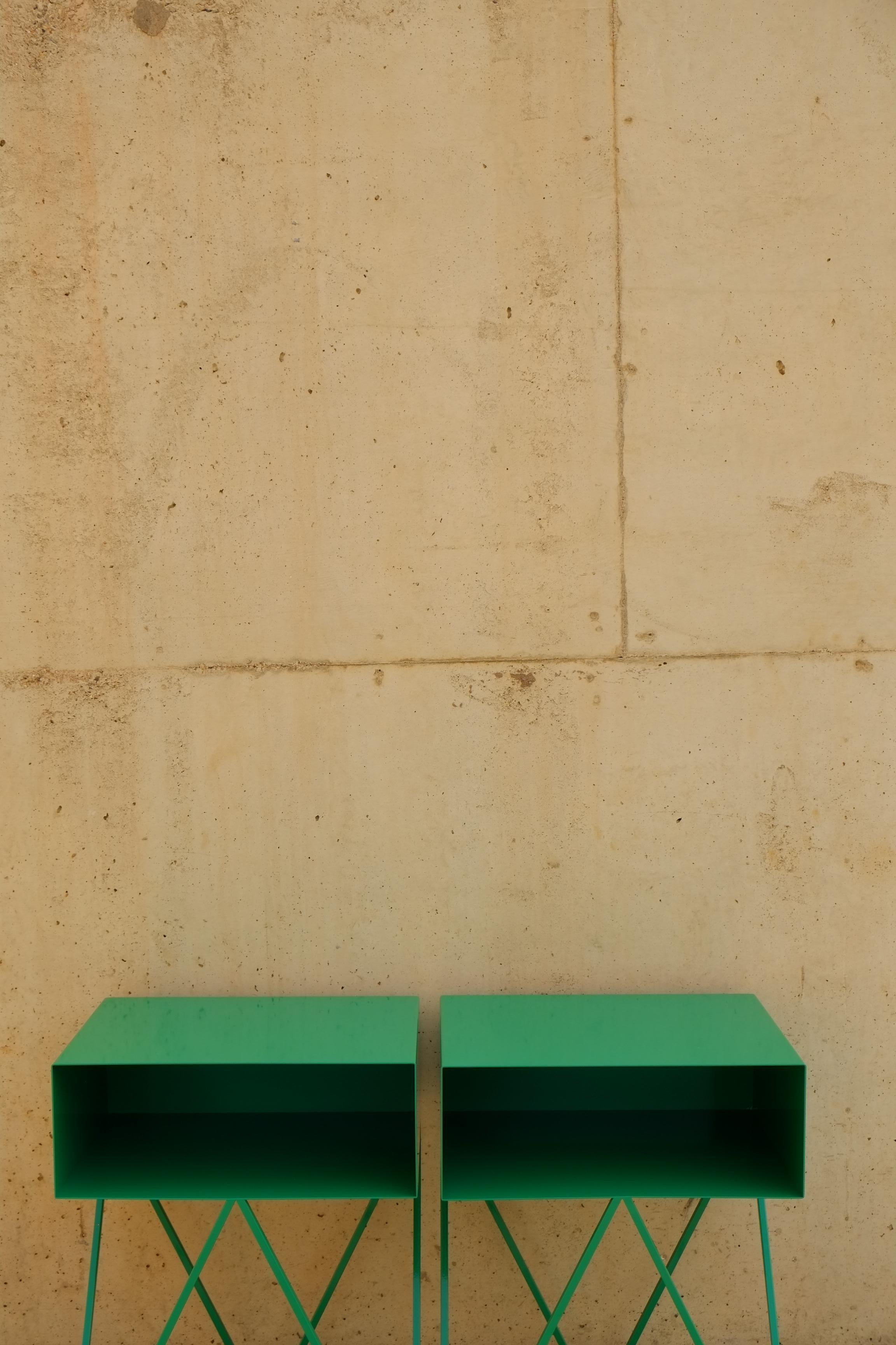 Powder-Coated Pair of Green Robot Bedside Tables - Nightstands For Sale