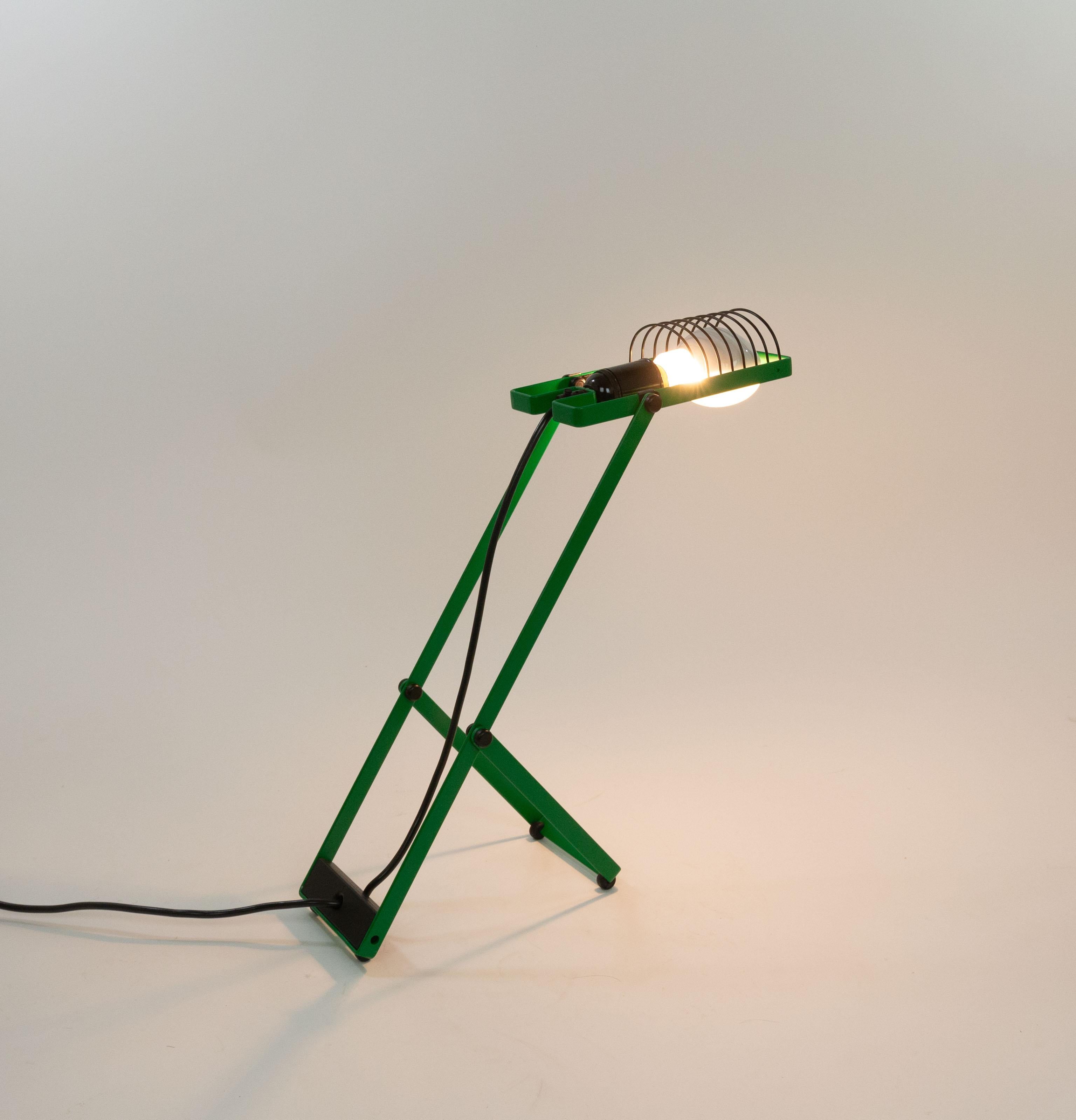 Mid-Century Modern Pair of Green Sintesi Table Lamps by Ernesto Gismondi for Artemide, 1970s For Sale