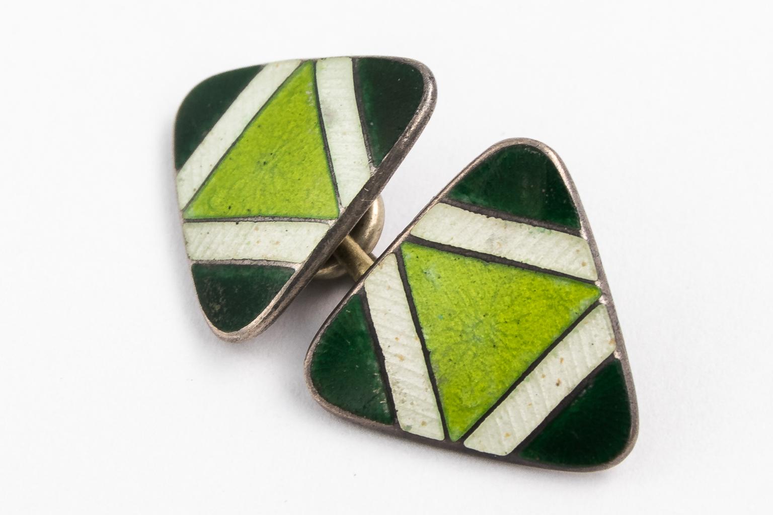 Pair of Green Sterling Silver and Enamel Cufflinks In Good Condition In St.amford, CT