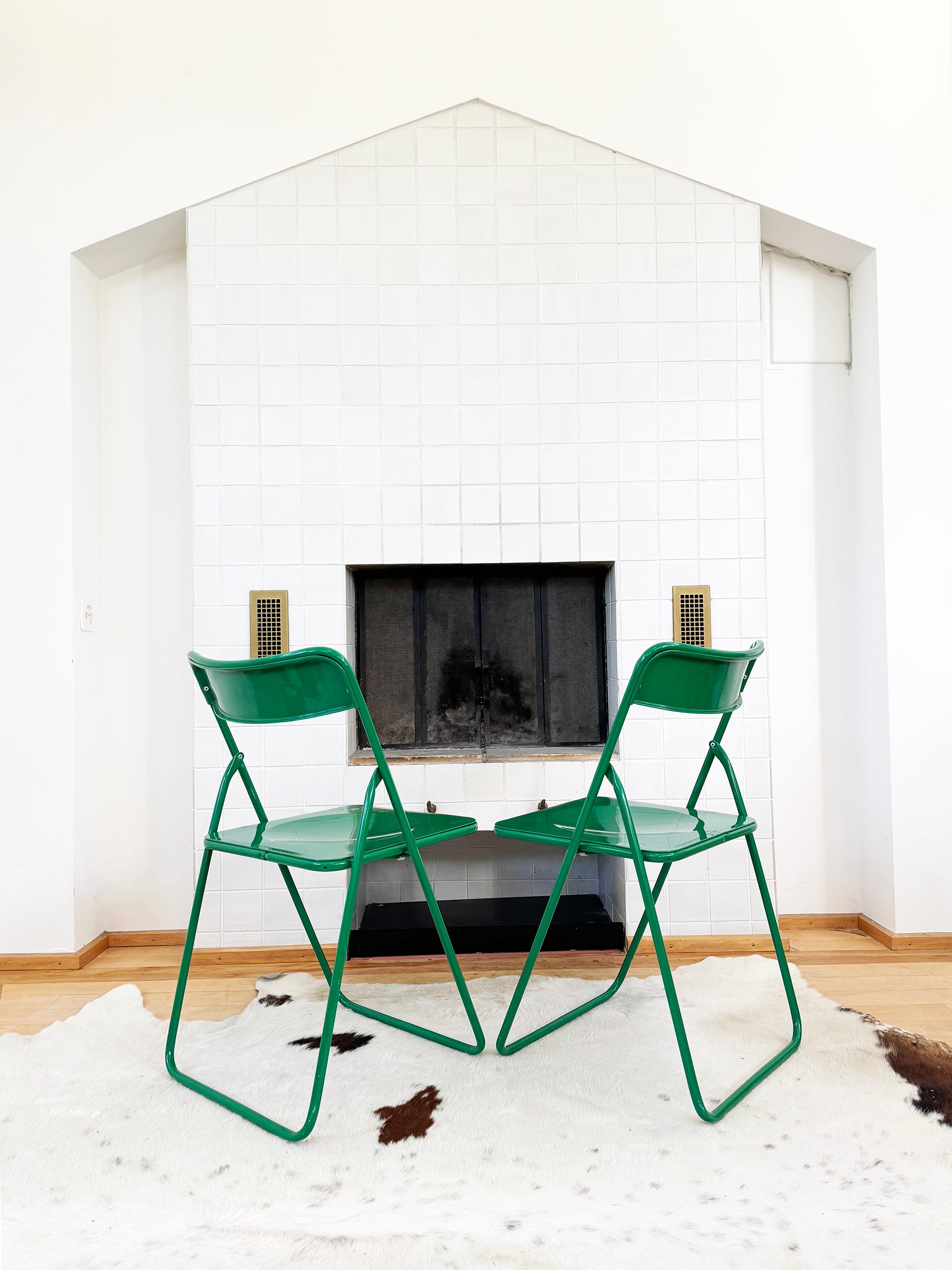 Suédois Paire de chaises vertes suédoises postmodernes des années 80 vintage Nils Gammelgaard Ikea 
