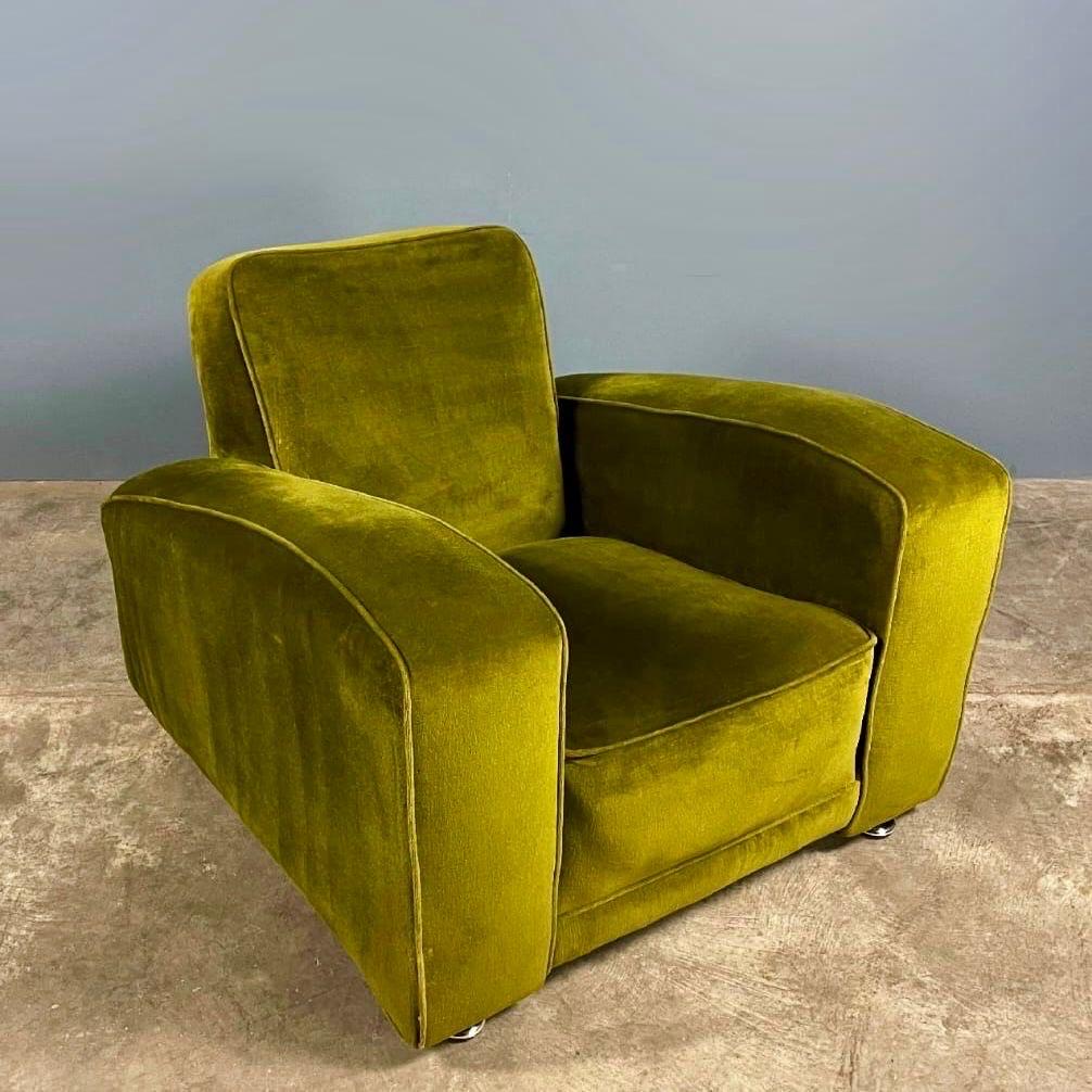 Mid-20th Century Pair Of Green Velvet Art Deco Lounge Club Chairs Mid Century Vintage Retro MCM