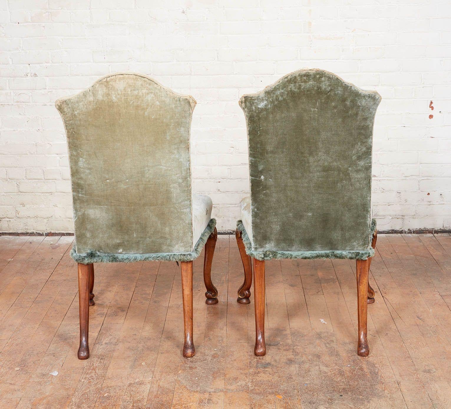 Paire de chaises en velours vert en vente 5