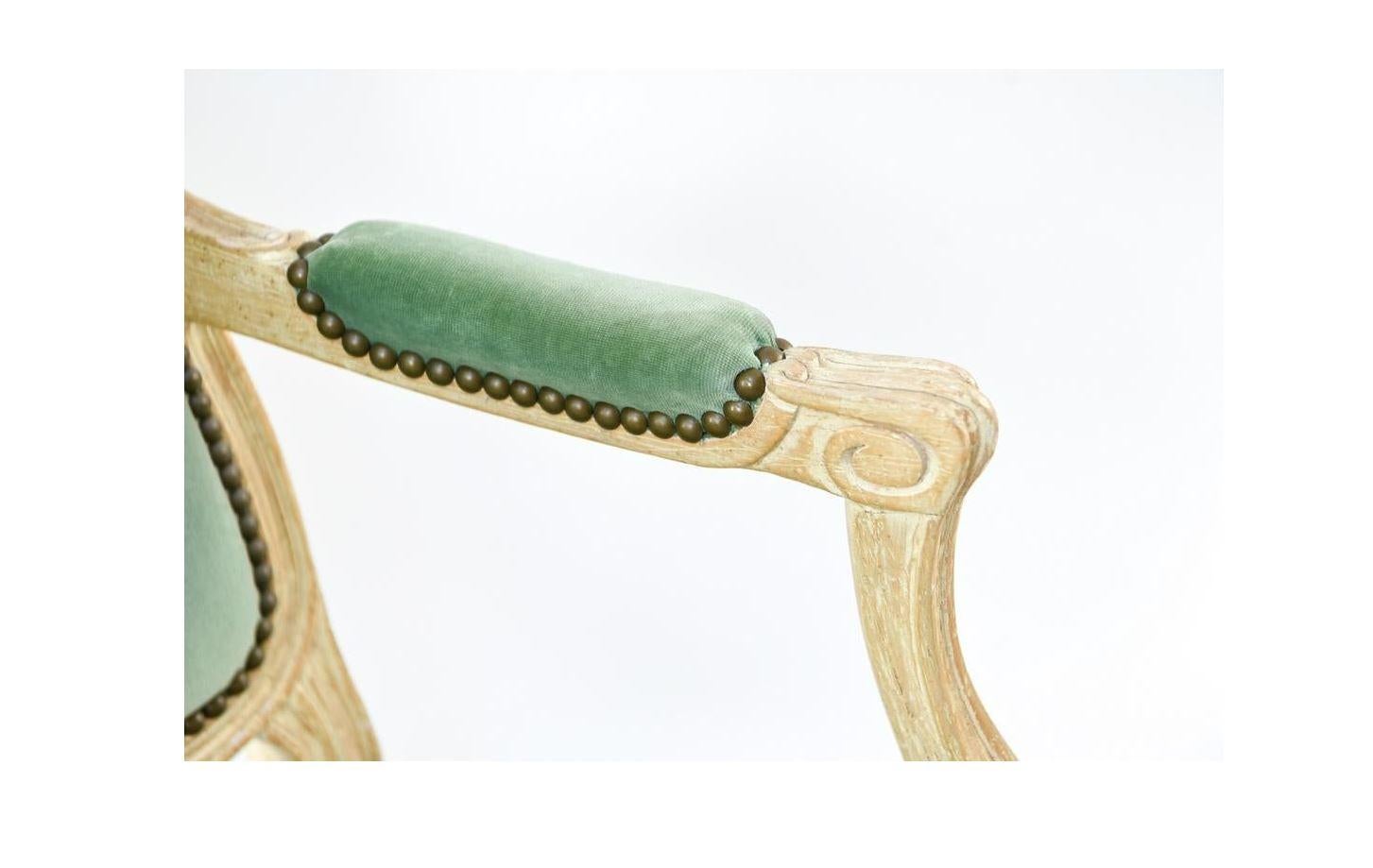 Paar Sessel aus grünem Samt im Louis-XV-Stil (20. Jahrhundert) im Angebot