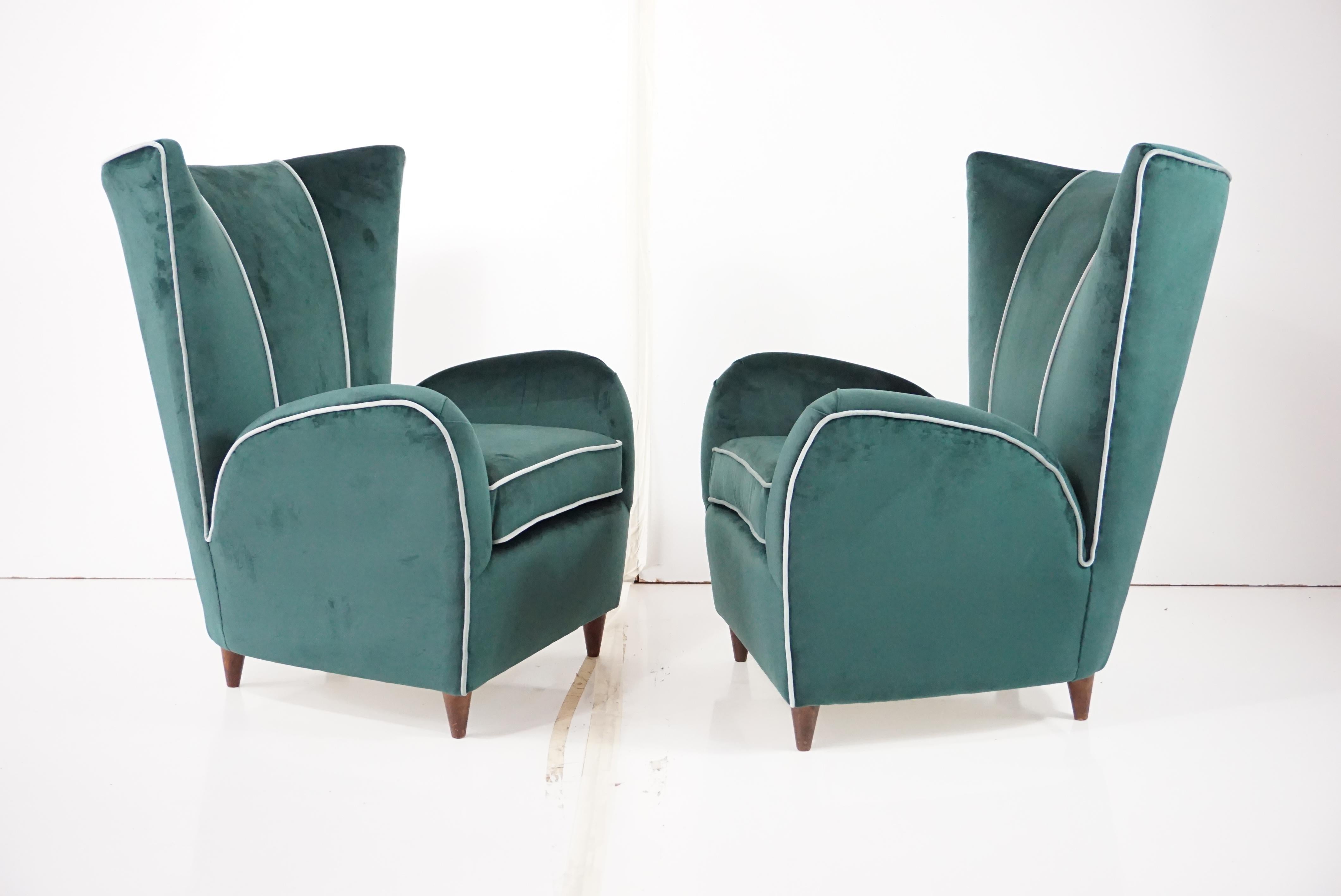 Italian pair of green velvet Paolo Buffa armchairs, 1950 For Sale
