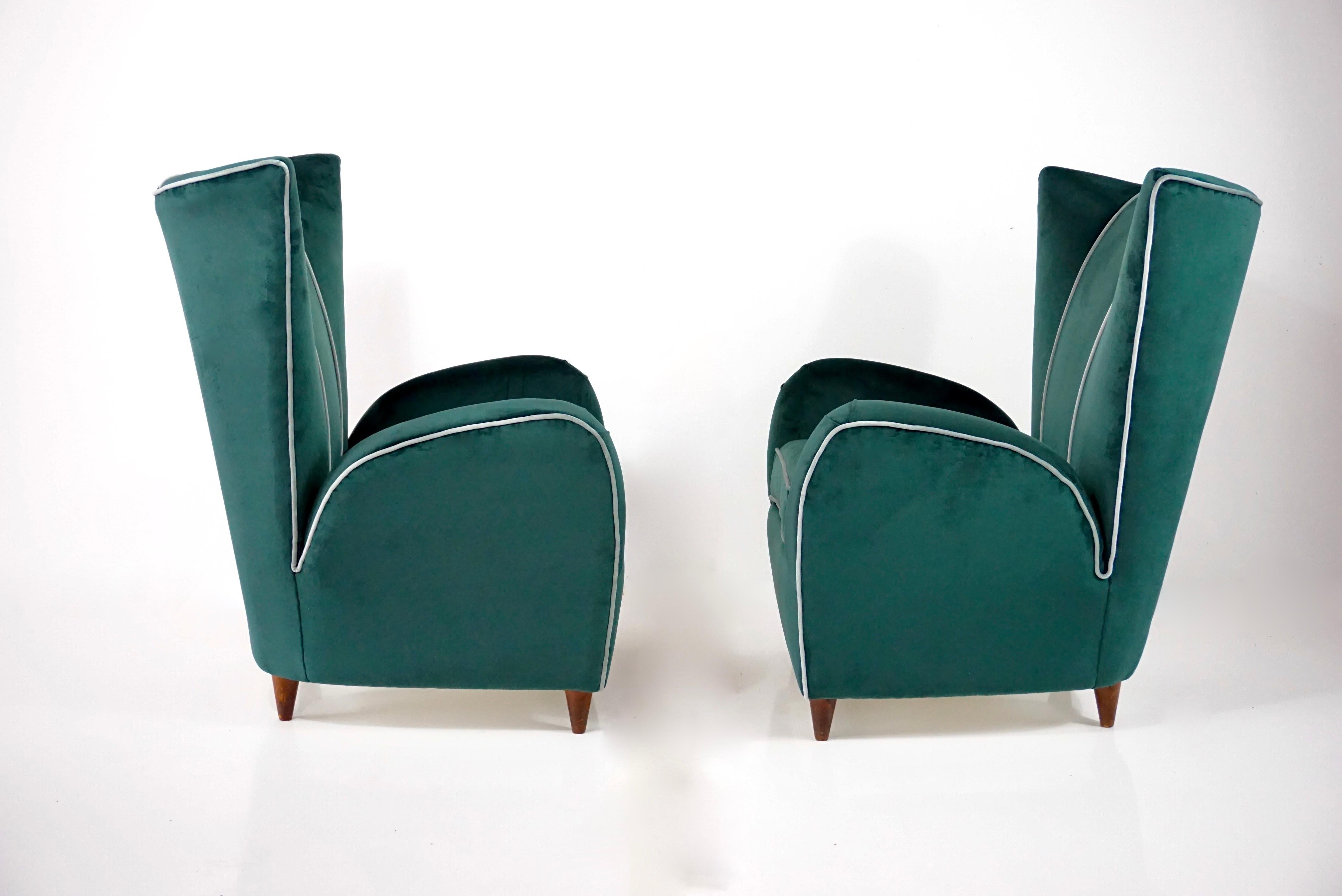 Paar Paolo Buffa-Sessel aus grünem Samt, 1950 (Mitte des 20. Jahrhunderts) im Angebot