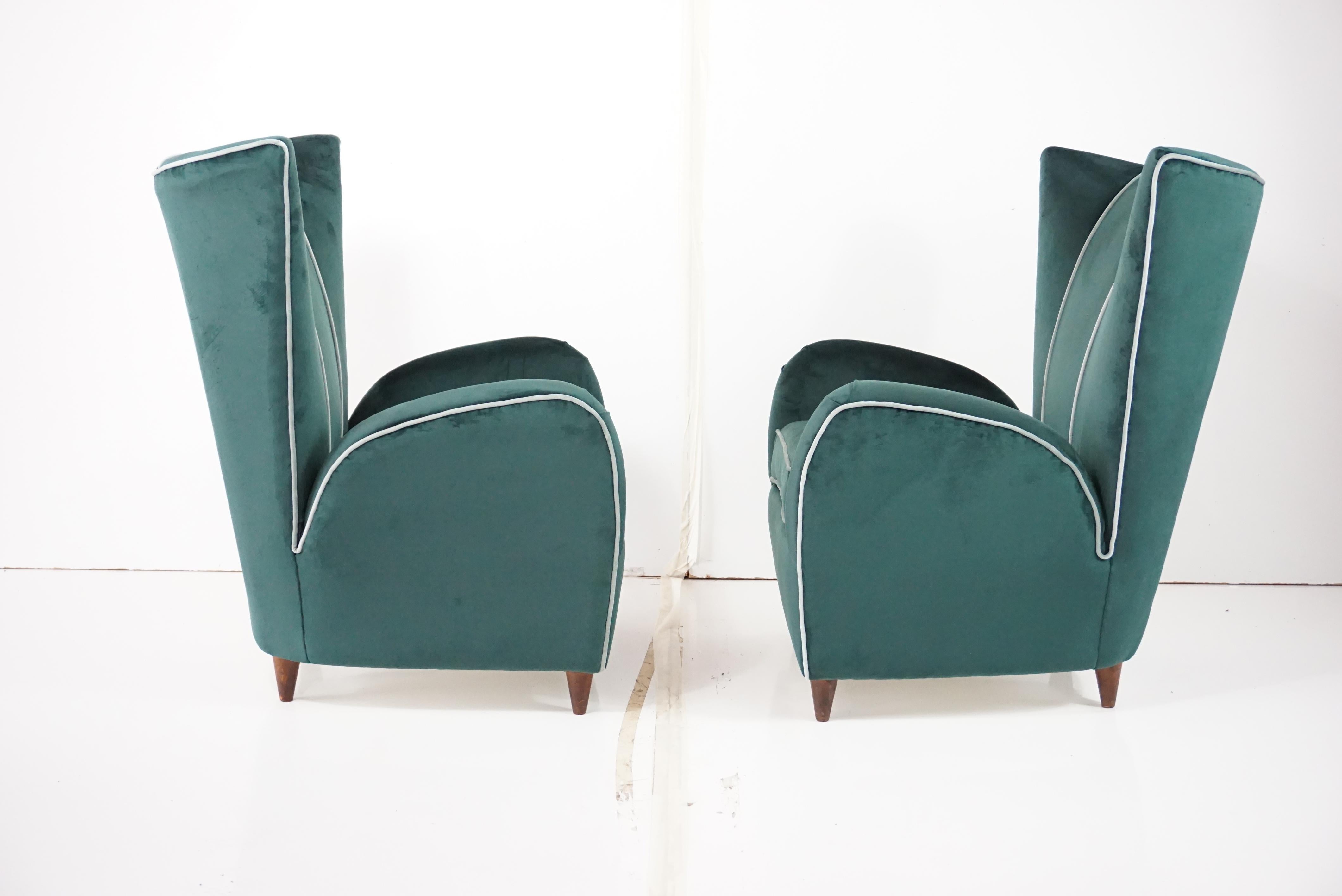 Velvet pair of green velvet Paolo Buffa armchairs, 1950 For Sale