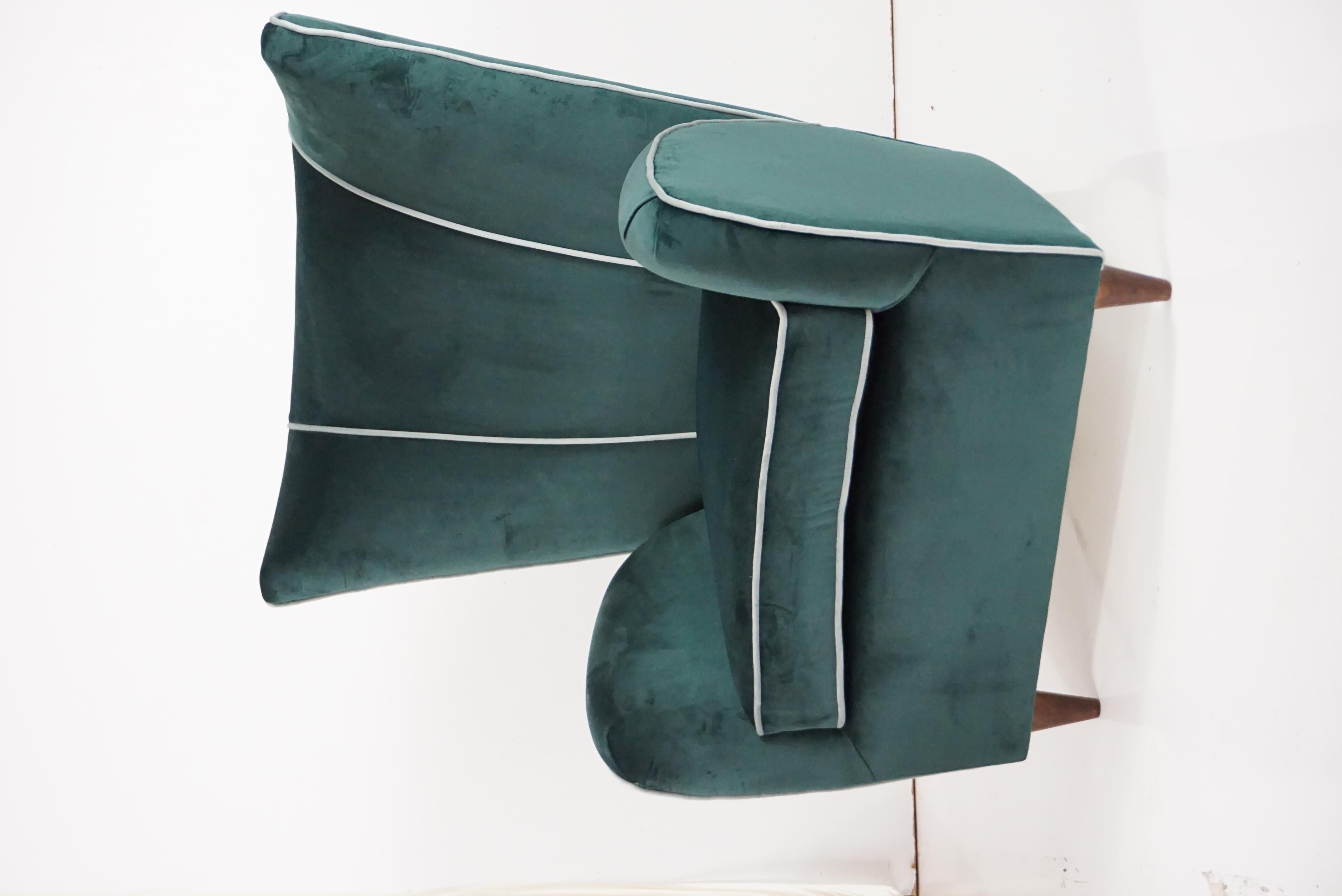 pair of green velvet Paolo Buffa armchairs, 1950 For Sale 2