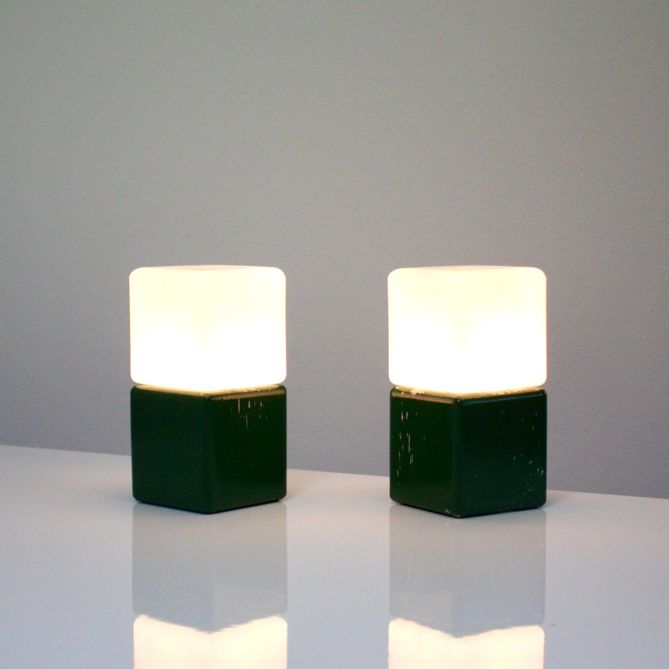 Pair of Green & White Bed Lamps by Holm Sørensen, 1960s, Denmark In Good Condition For Sale In Værløse, DK